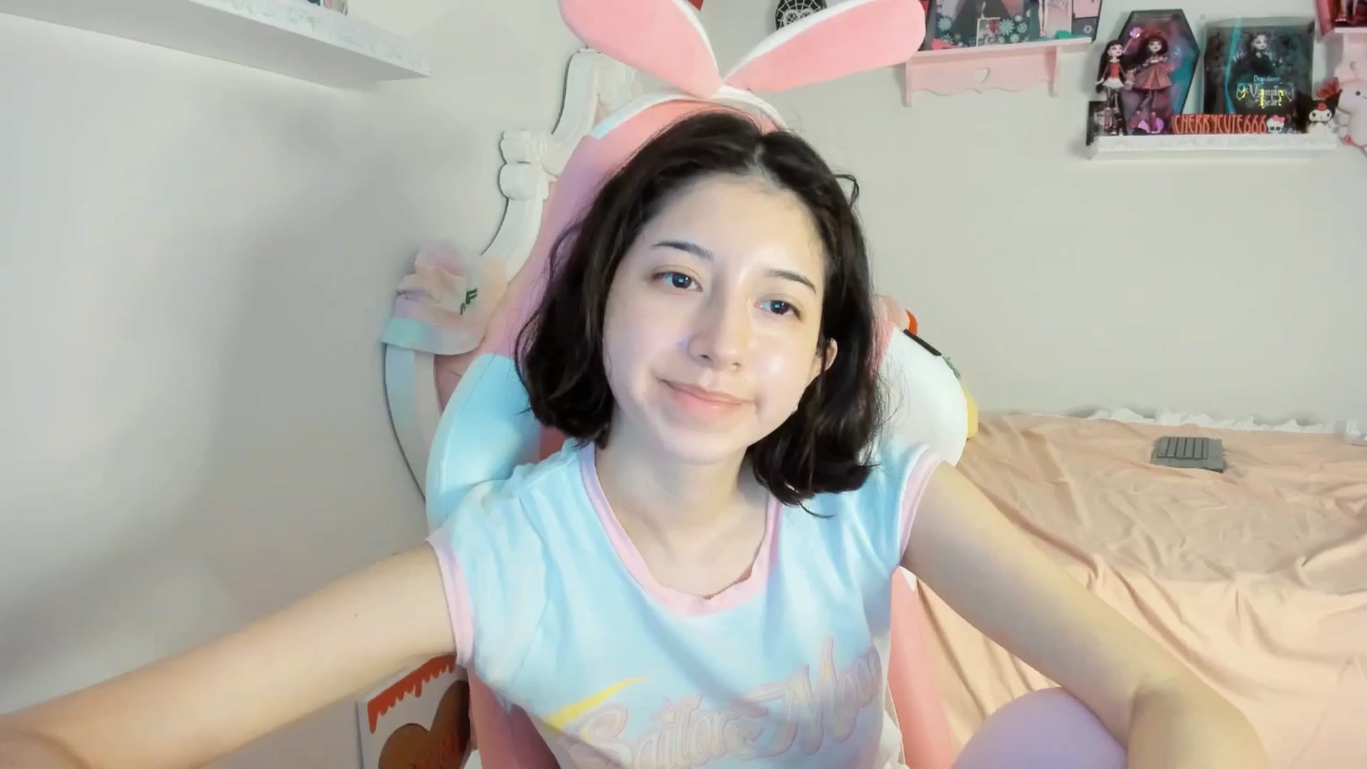 Gallery image thumbnail from Cherrycute666's myfreecams stream on, 07/14/2025, 04:05 image 7 of 20