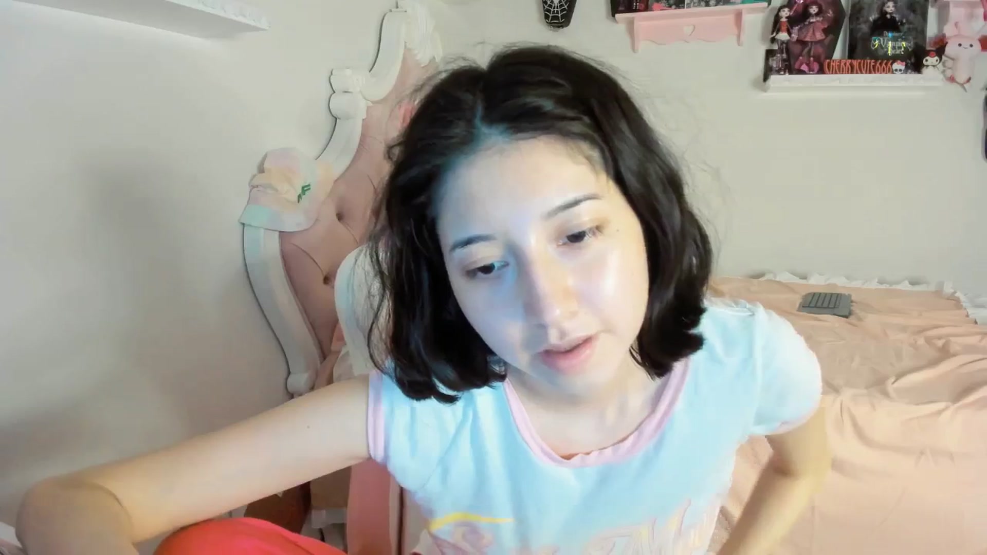 Gallery image thumbnail from Cherrycute666's myfreecams stream on, 07/14/2025, 04:05 image 15 of 20