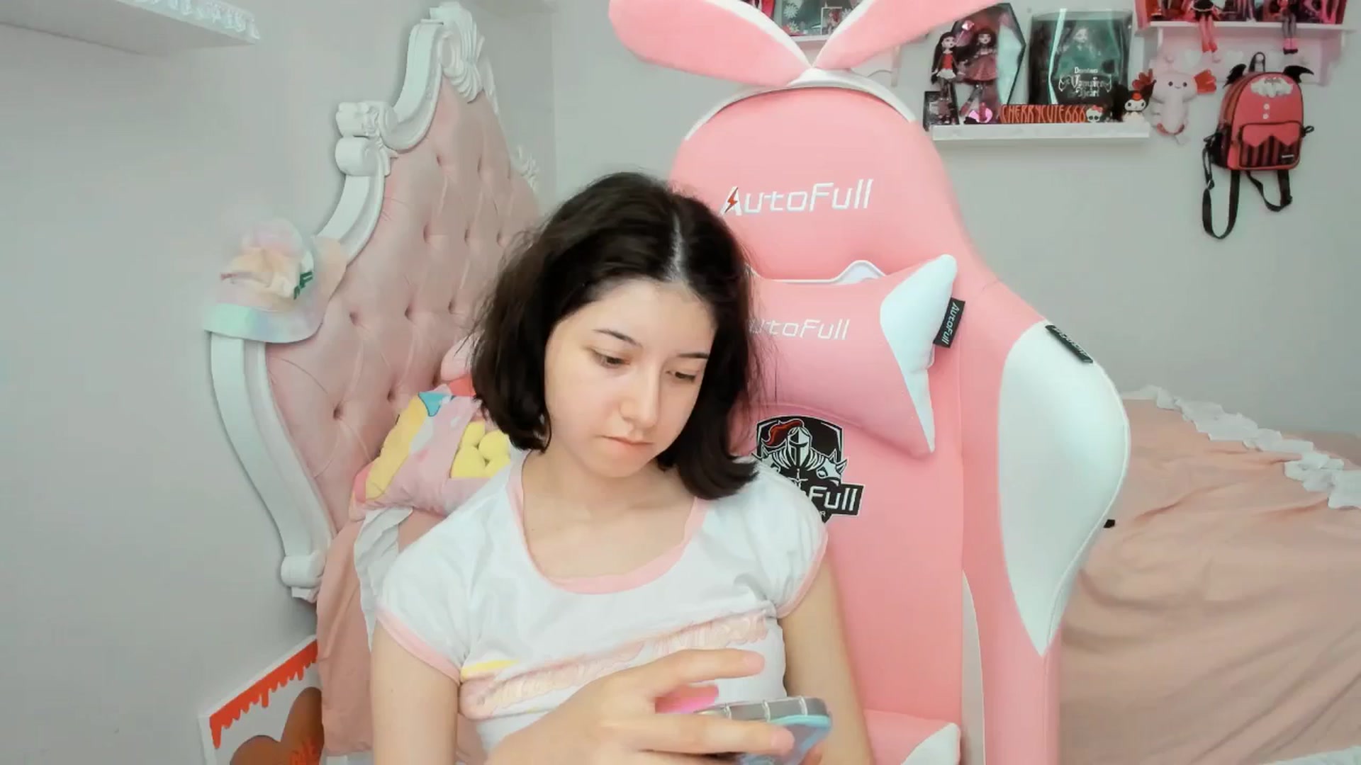 Gallery image thumbnail from Cherrycute666's myfreecams stream on, 07/14/2025, 04:05 image 2 of 20