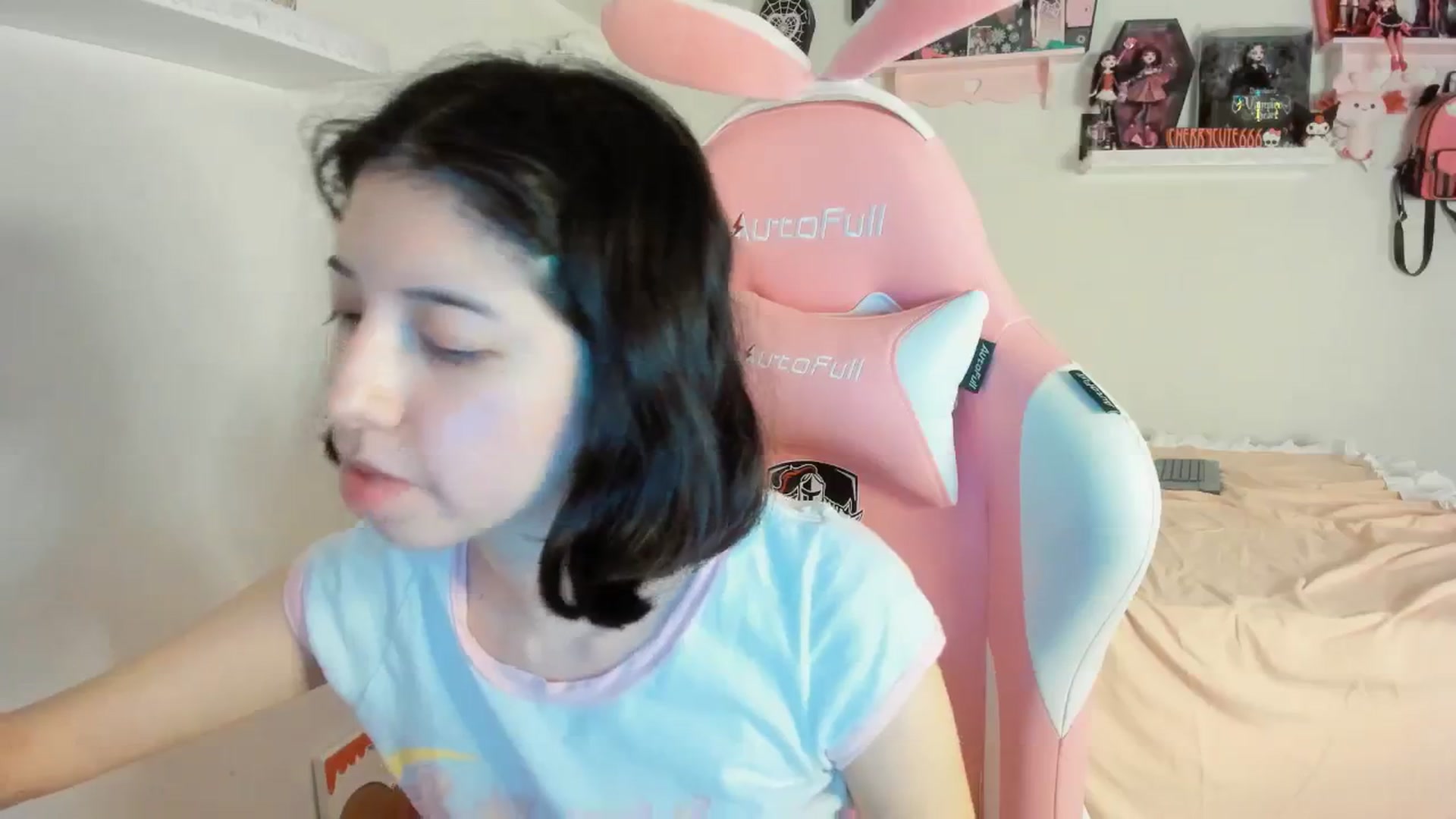 Gallery image thumbnail from Cherrycute666's myfreecams stream on, 07/14/2025, 04:05 image 9 of 20