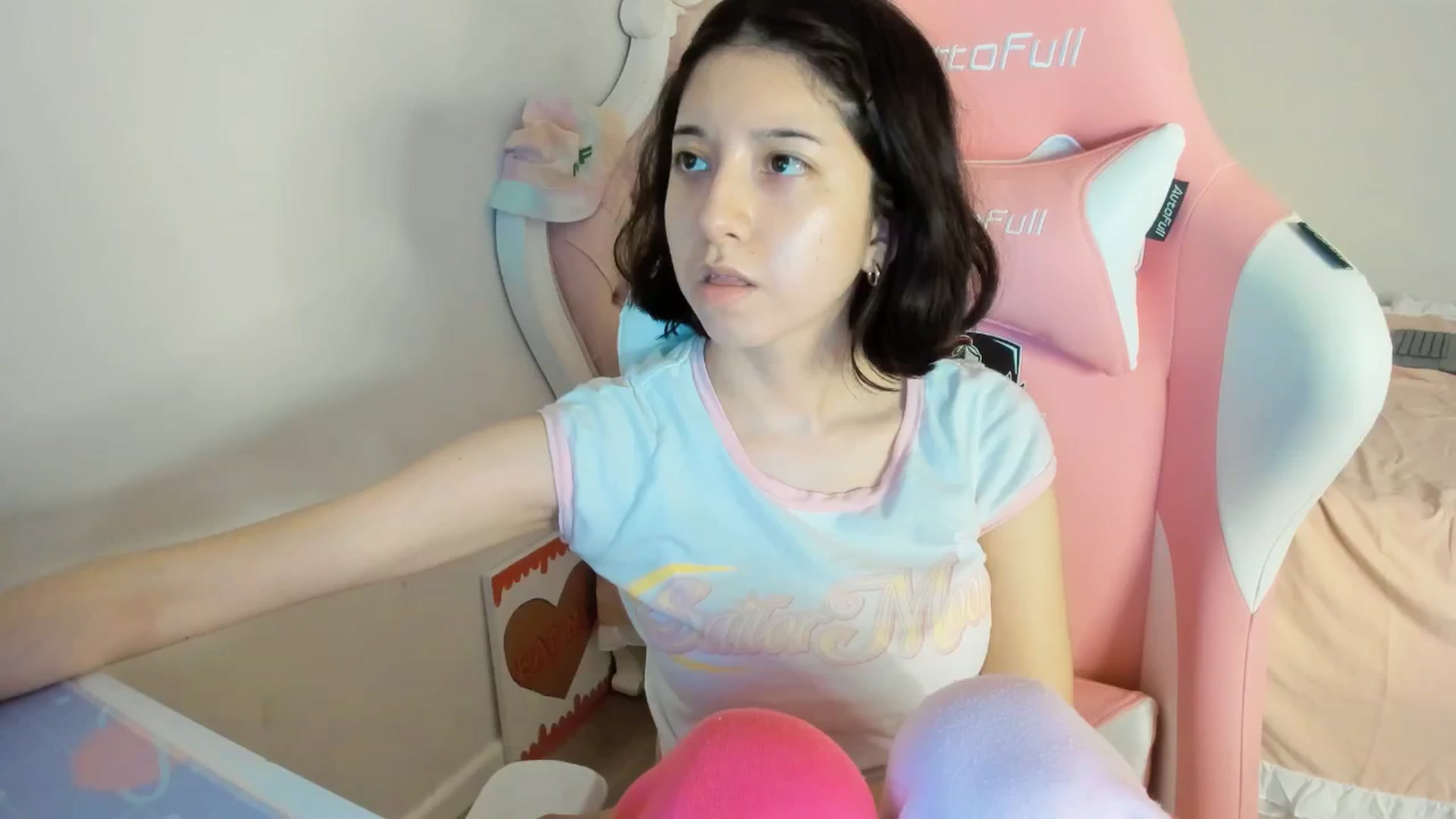 Gallery image thumbnail from Cherrycute666's myfreecams stream on, 07/14/2025, 04:05 image 18 of 20