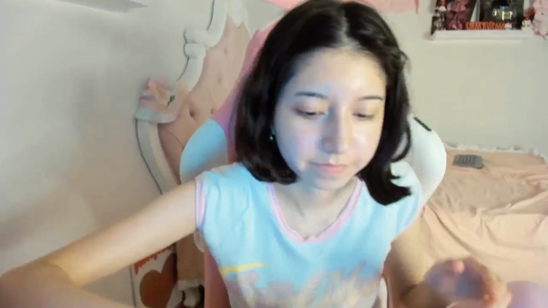 Gallery image thumbnail from Cherrycute666's myfreecams stream on, 07/14/2025, 04:49 image 17 of 20