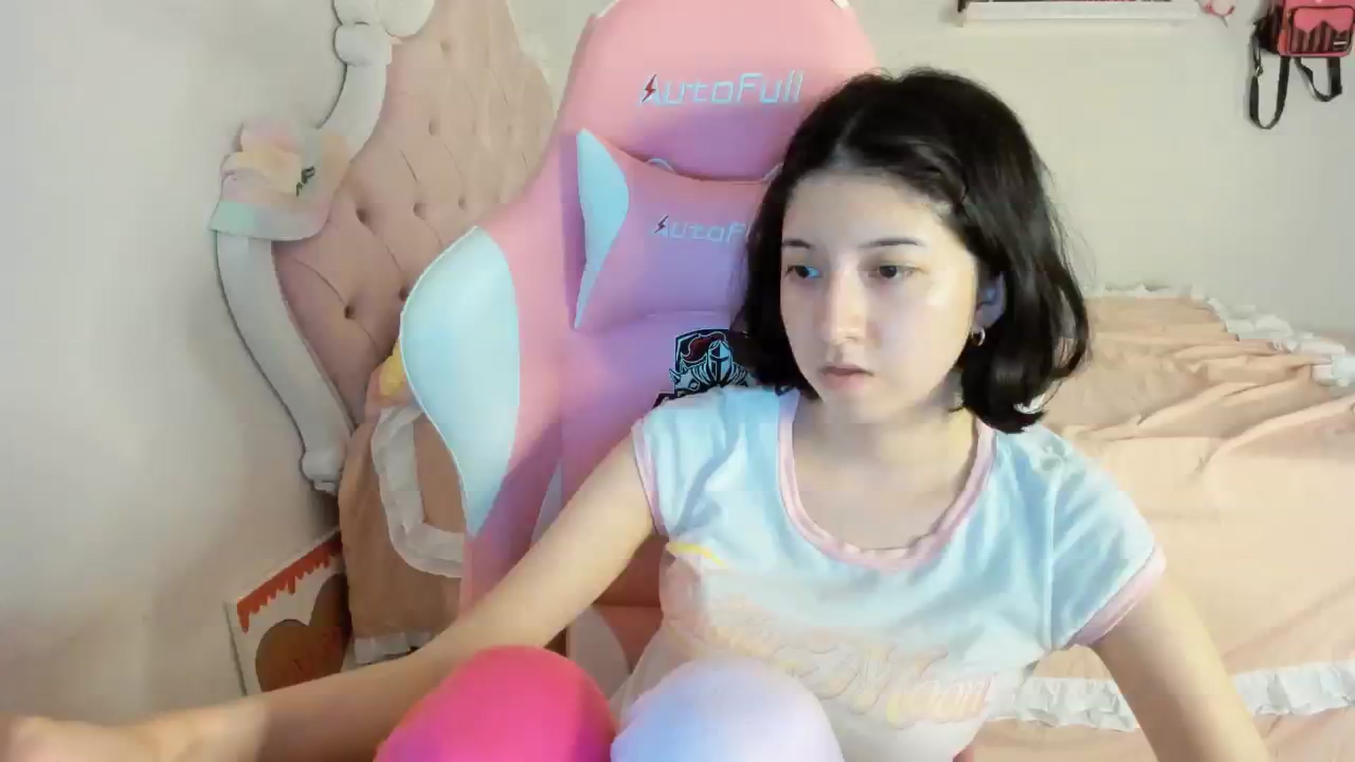 Gallery image thumbnail from Cherrycute666's myfreecams stream on, 07/14/2025, 04:49 image 5 of 20