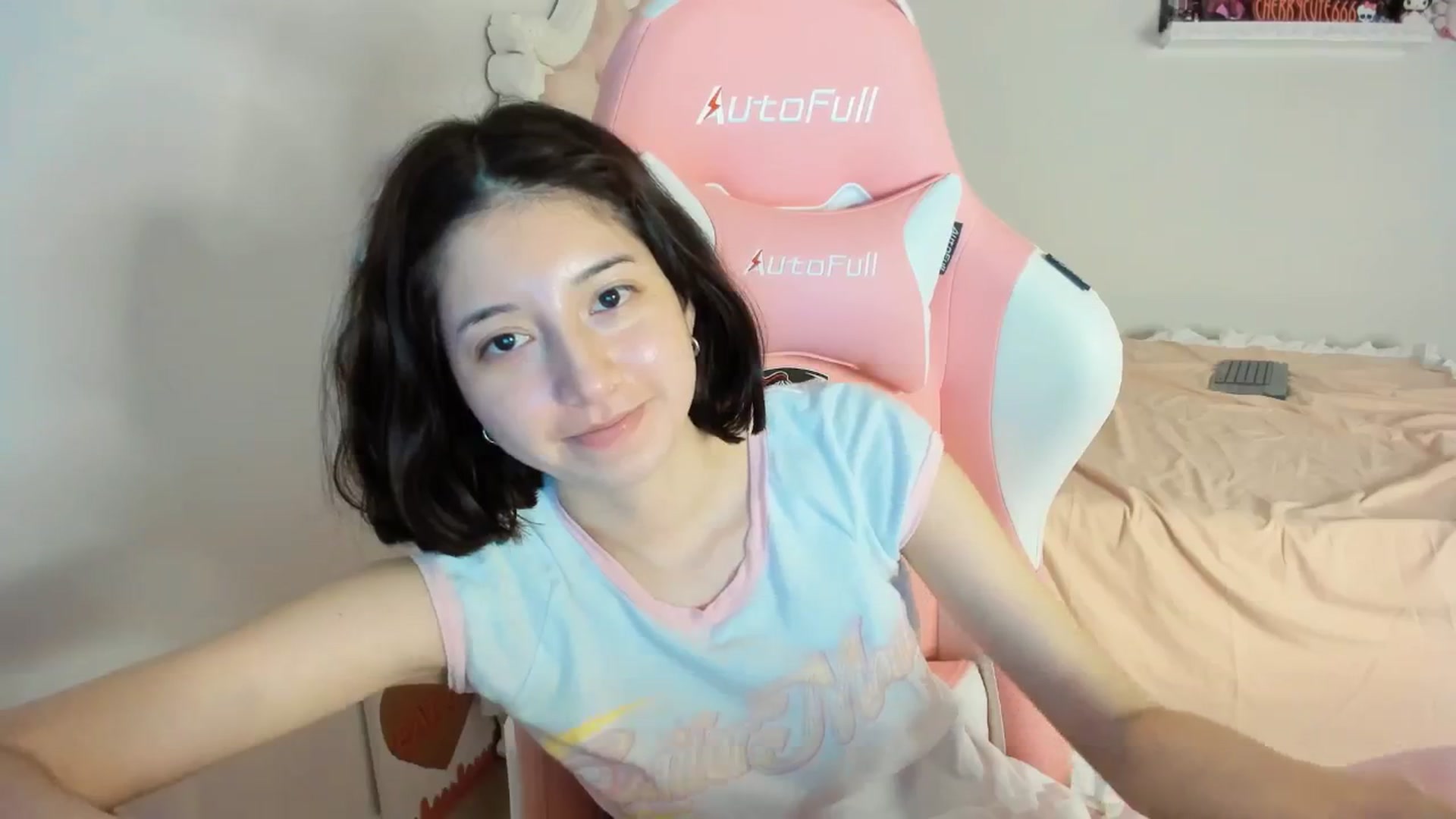 Gallery image thumbnail from Cherrycute666's myfreecams stream on, 07/14/2025, 04:49 image 20 of 20