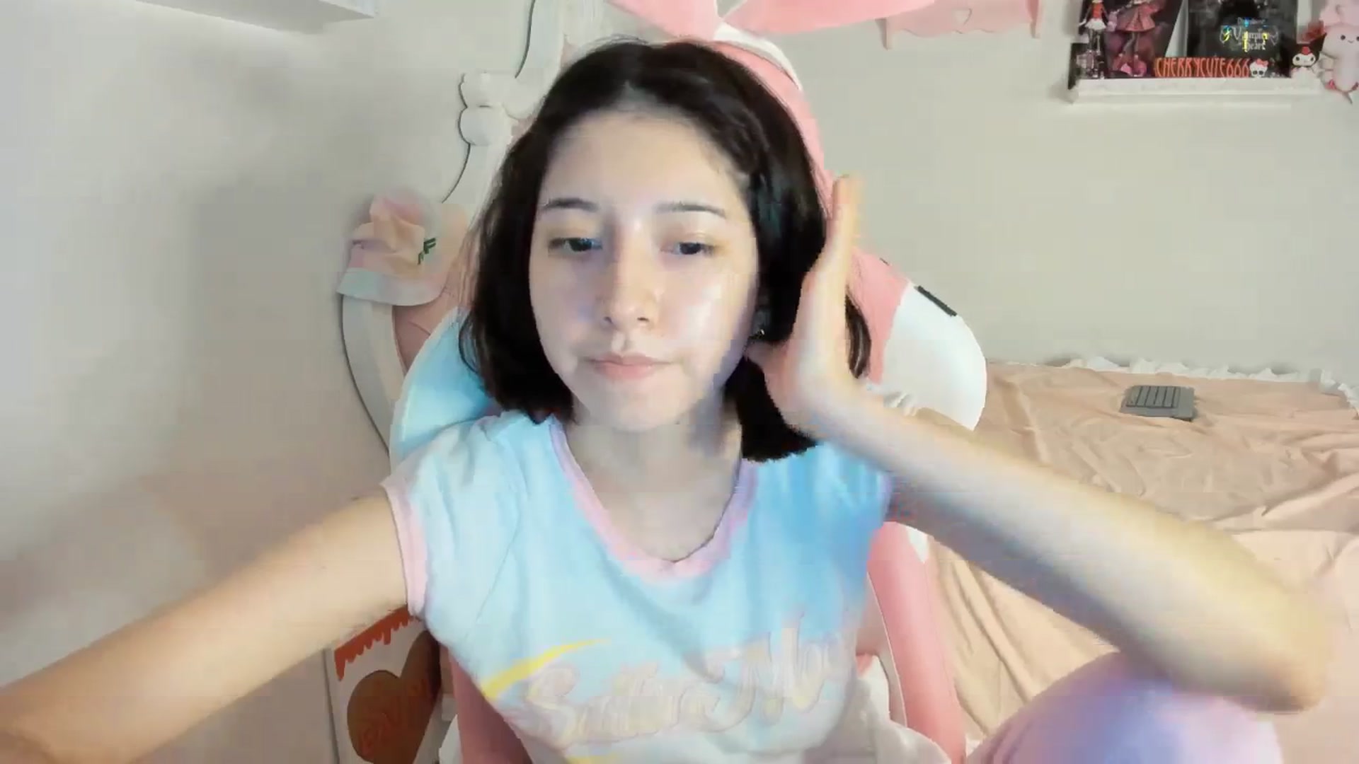 Gallery image thumbnail from Cherrycute666's myfreecams stream on, 07/14/2025, 04:49 image 15 of 20
