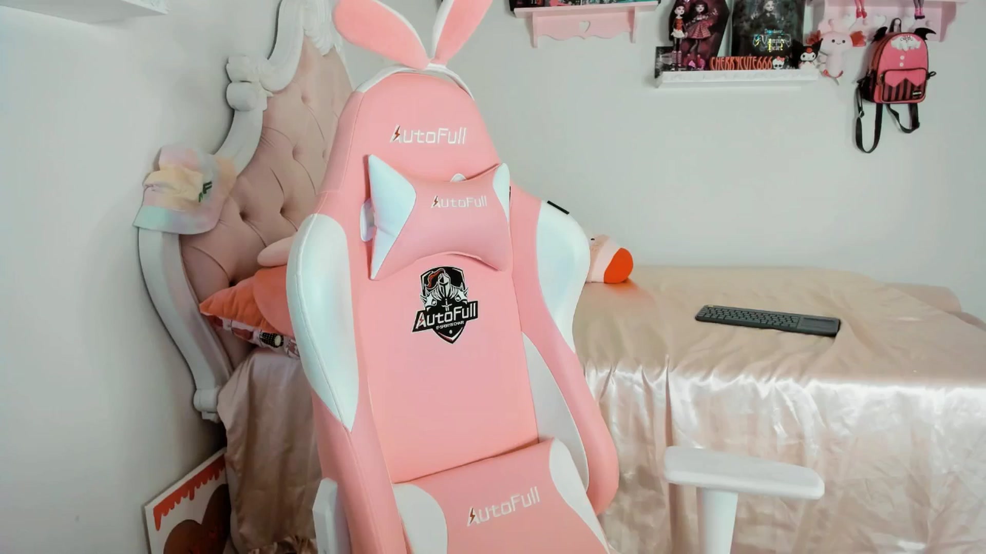 Gallery image thumbnail from Cherrycute666's myfreecams stream on, 07/18/2025, 06:26 image 18 of 20