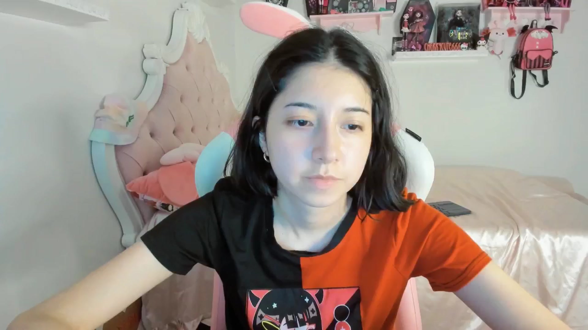 Gallery image thumbnail from Cherrycute666's myfreecams stream on, 07/18/2025, 06:26 image 1 of 20