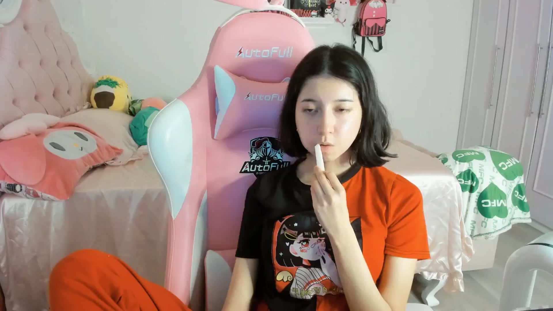 Gallery image thumbnail from Cherrycute666's myfreecams stream on, 07/18/2025, 06:26 image 15 of 20
