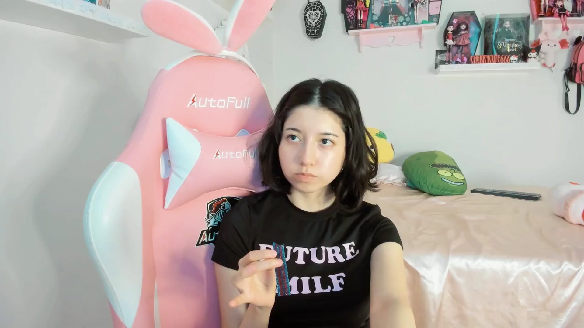 Gallery image thumbnail from Cherrycute666's myfreecams stream on, 07/19/2025, 03:37 image 3 of 20