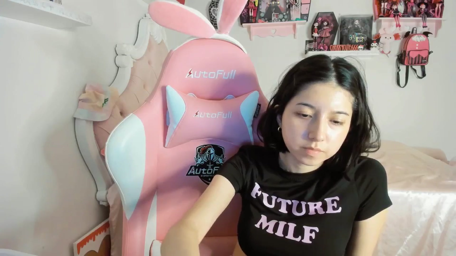 Gallery image thumbnail from Cherrycute666's myfreecams stream on, 07/19/2025, 03:37 image 15 of 20