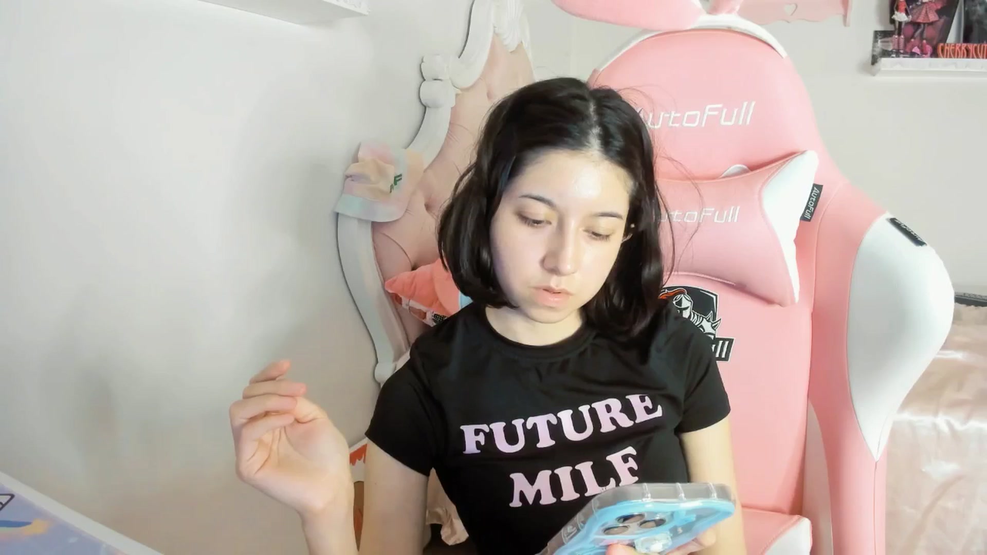 Gallery image thumbnail from Cherrycute666's myfreecams stream on, 07/19/2025, 03:37 image 17 of 20