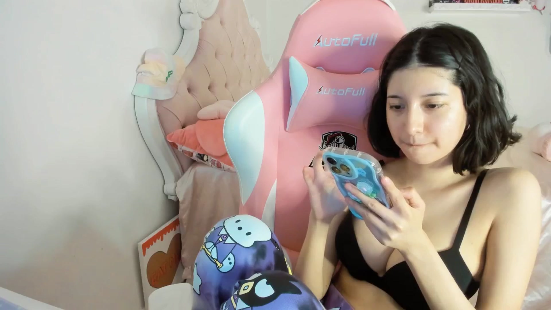 Gallery image thumbnail from Cherrycute666's myfreecams stream on, 07/19/2025, 03:37 image 10 of 20