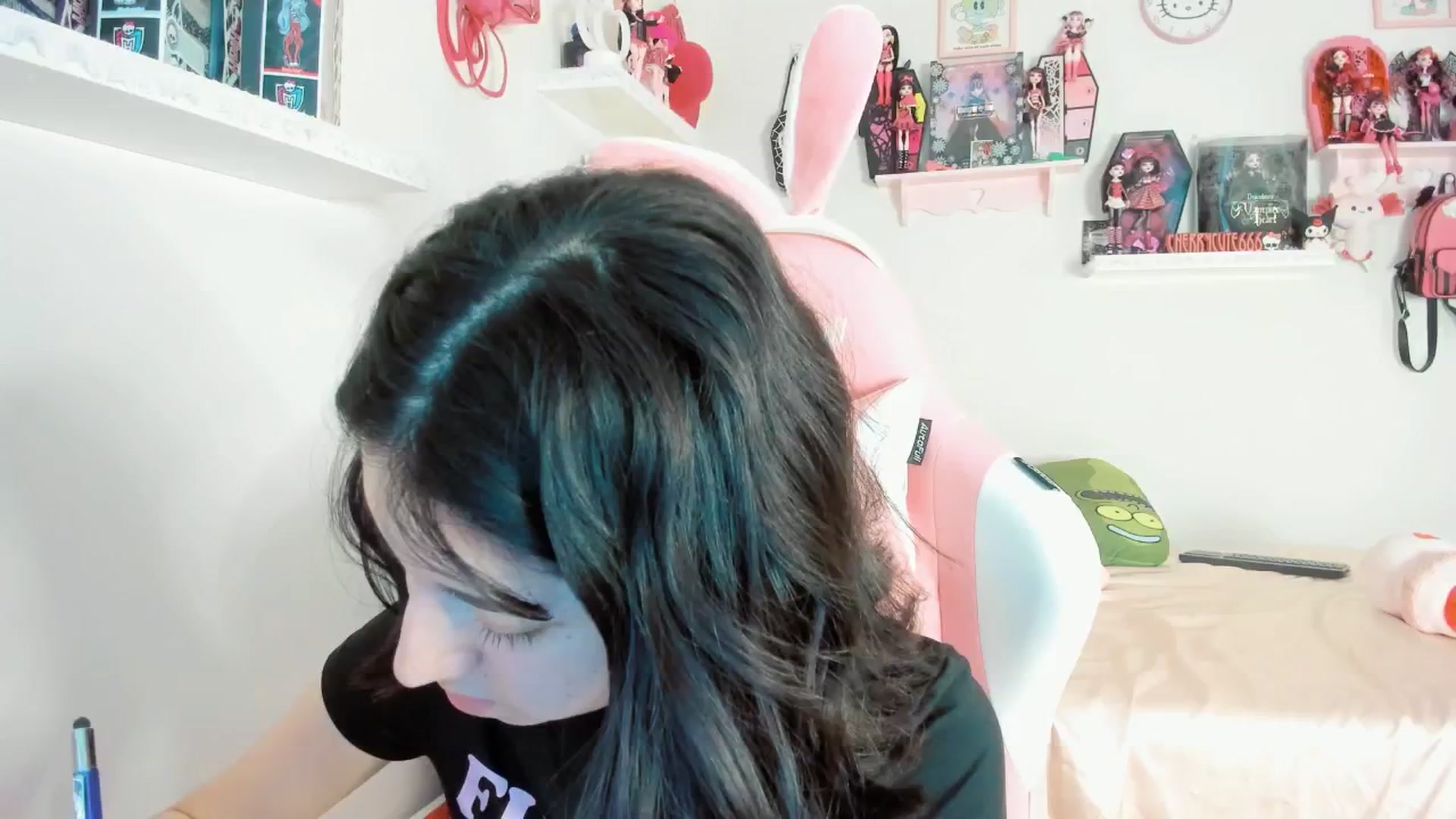 Gallery image thumbnail from Cherrycute666's myfreecams stream on, 07/19/2025, 03:37 image 7 of 20