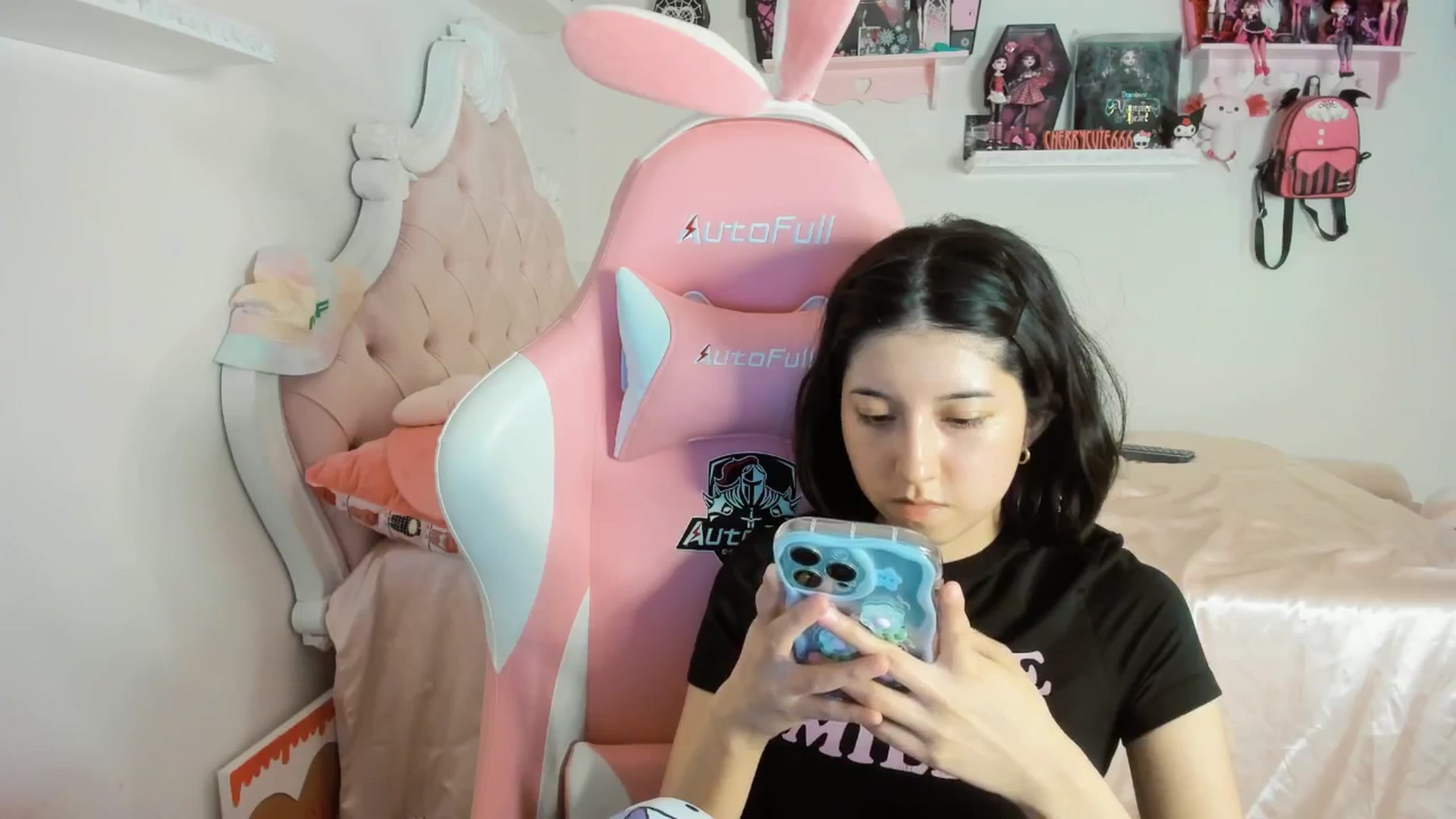 Gallery image thumbnail from Cherrycute666's myfreecams stream on, 07/19/2025, 03:37 image 20 of 20