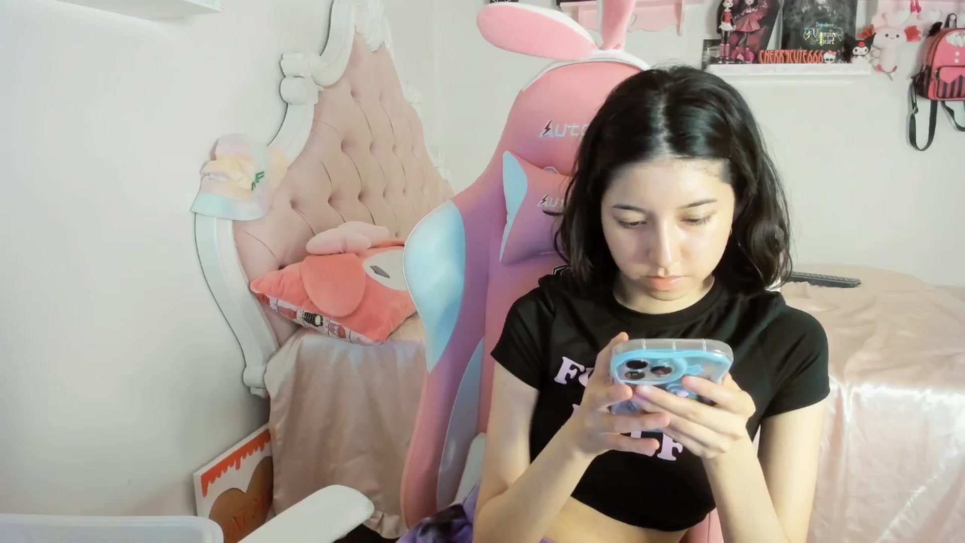 Gallery image thumbnail from Cherrycute666's myfreecams stream on, 07/19/2025, 03:37 image 12 of 20