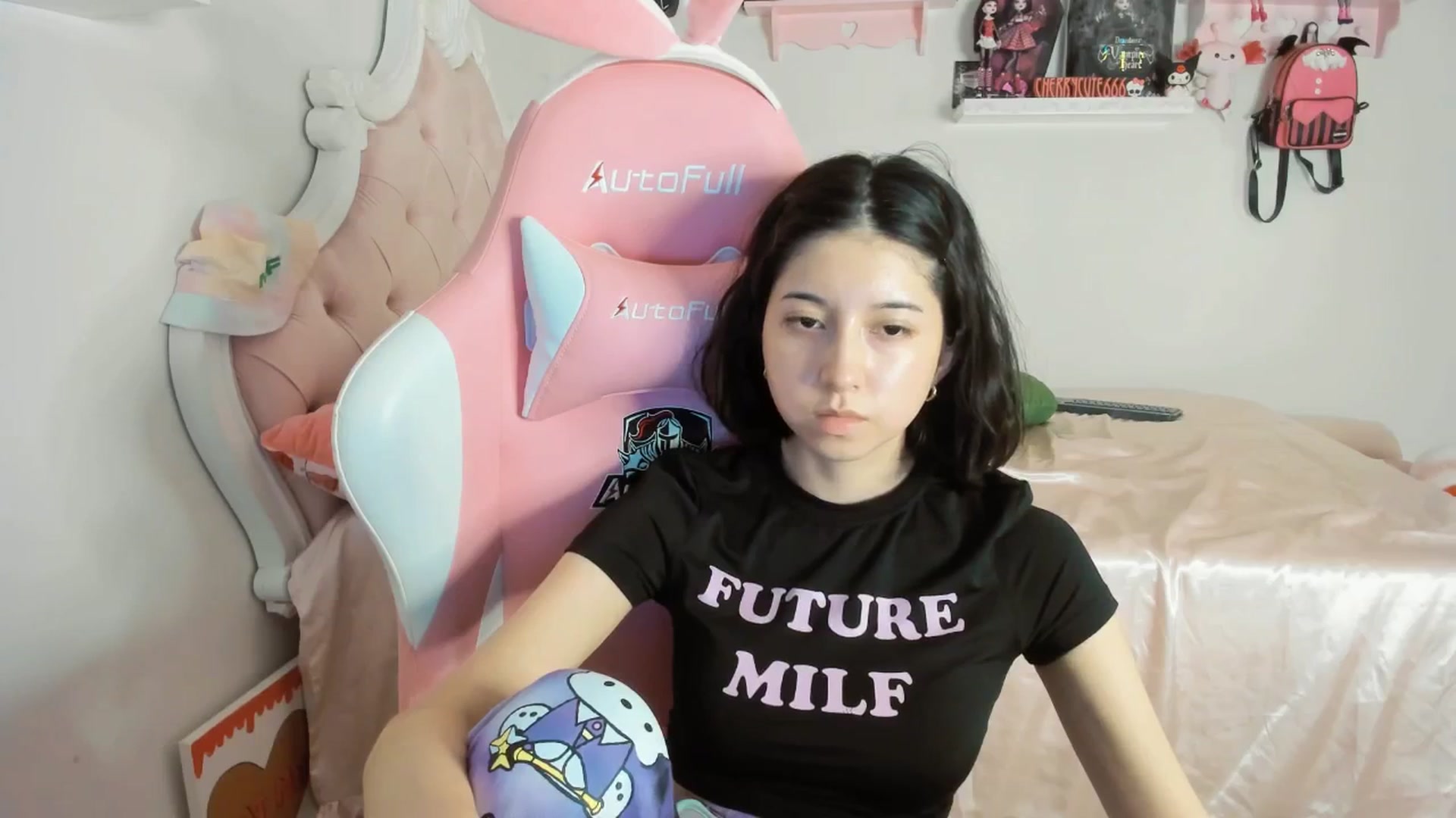 Gallery image thumbnail from Cherrycute666's myfreecams stream on, 07/19/2025, 03:37 image 13 of 20