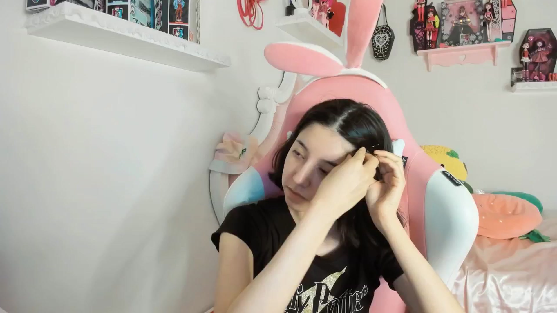 Gallery image thumbnail from Cherrycute666's myfreecams stream on, 07/19/2025, 09:35 image 9 of 20