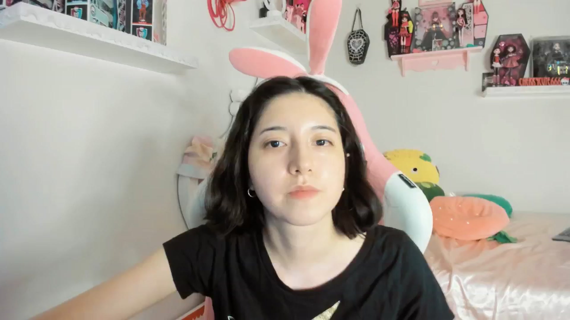 Gallery image thumbnail from Cherrycute666's myfreecams stream on, 07/19/2025, 09:35 image 4 of 20