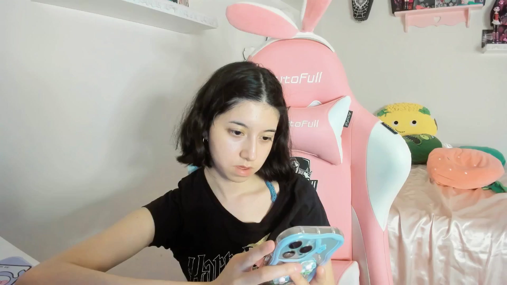Gallery image thumbnail from Cherrycute666's myfreecams stream on, 07/19/2025, 09:35 image 16 of 20