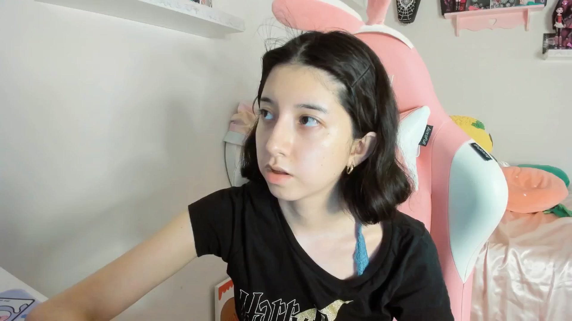 Gallery image thumbnail from Cherrycute666's myfreecams stream on, 07/19/2025, 09:35 image 11 of 20