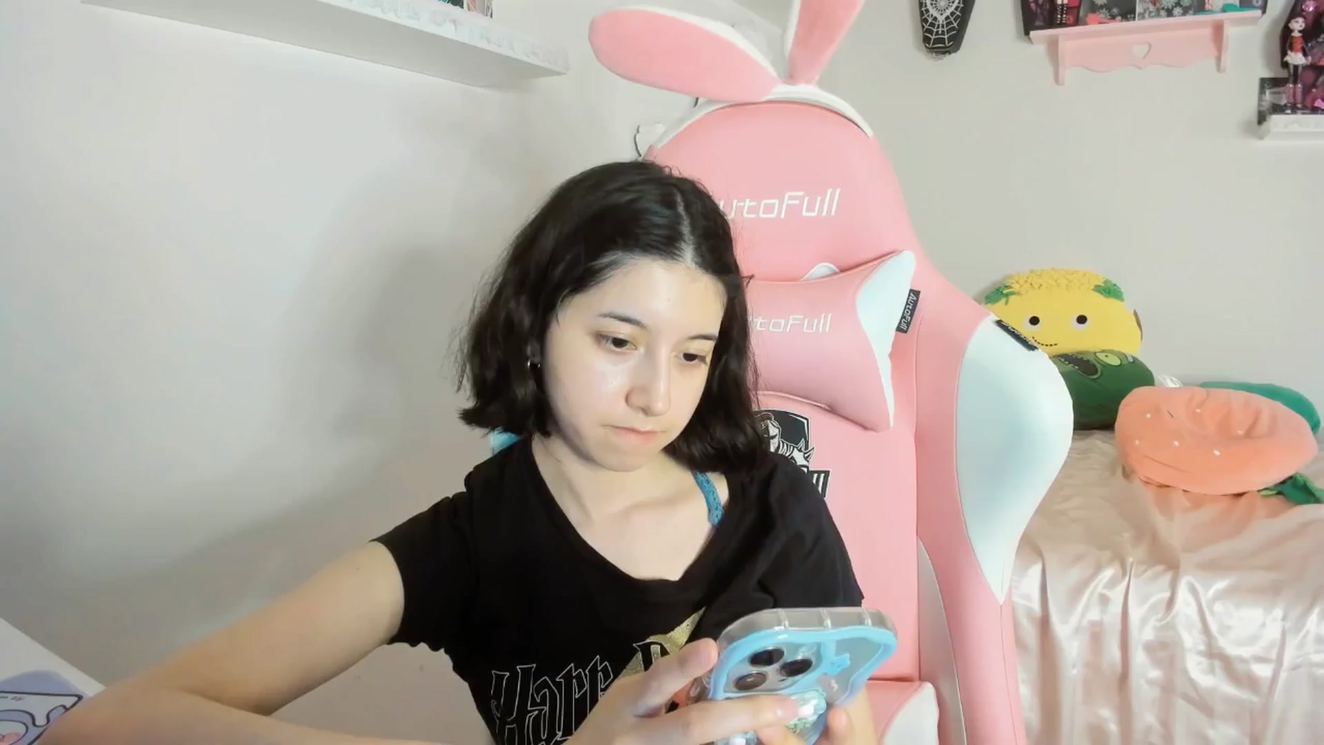 Gallery image thumbnail from Cherrycute666's myfreecams stream on, 07/19/2025, 09:35 image 17 of 20