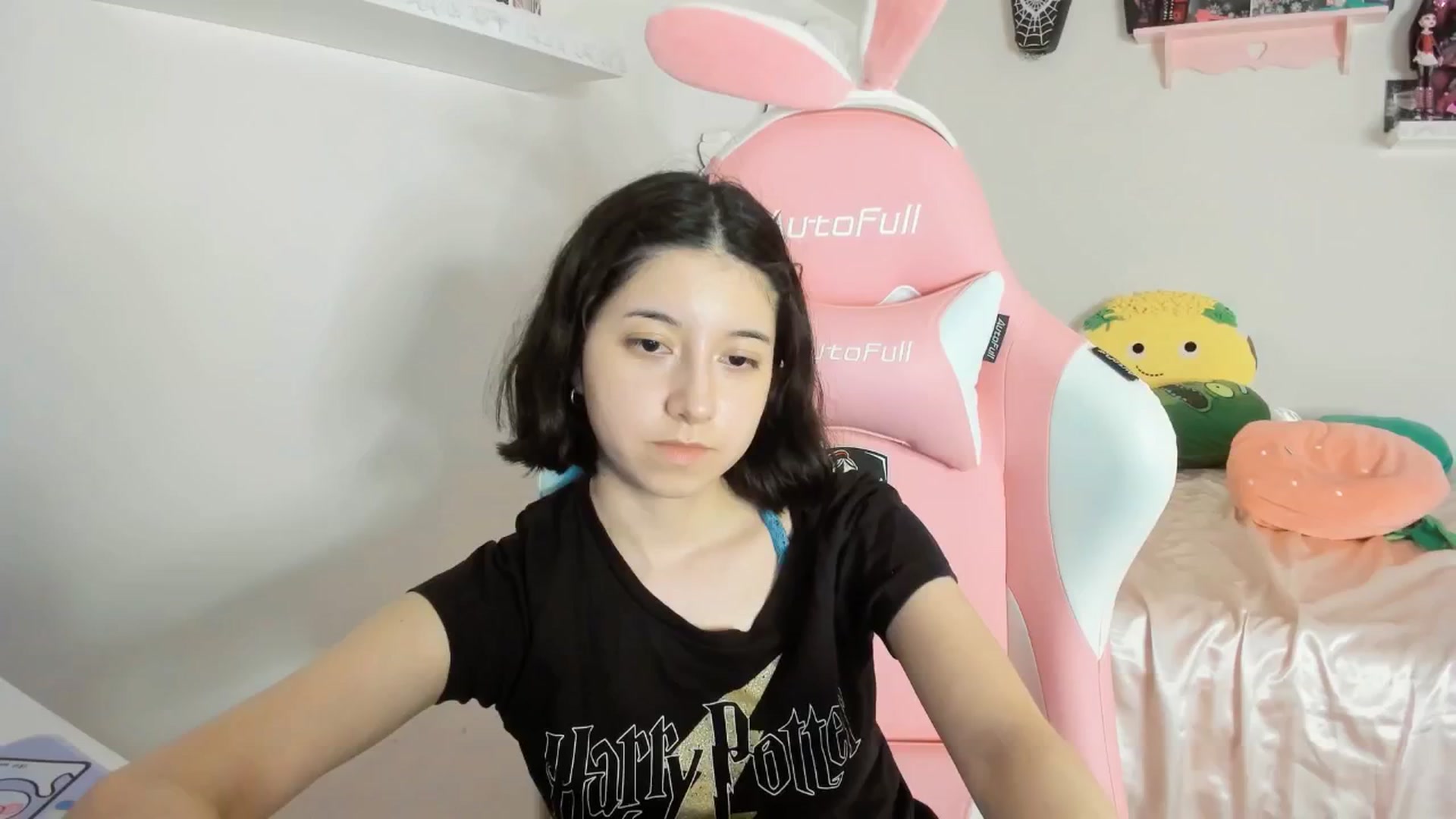 Gallery image thumbnail from Cherrycute666's myfreecams stream on, 07/19/2025, 09:35 image 15 of 20