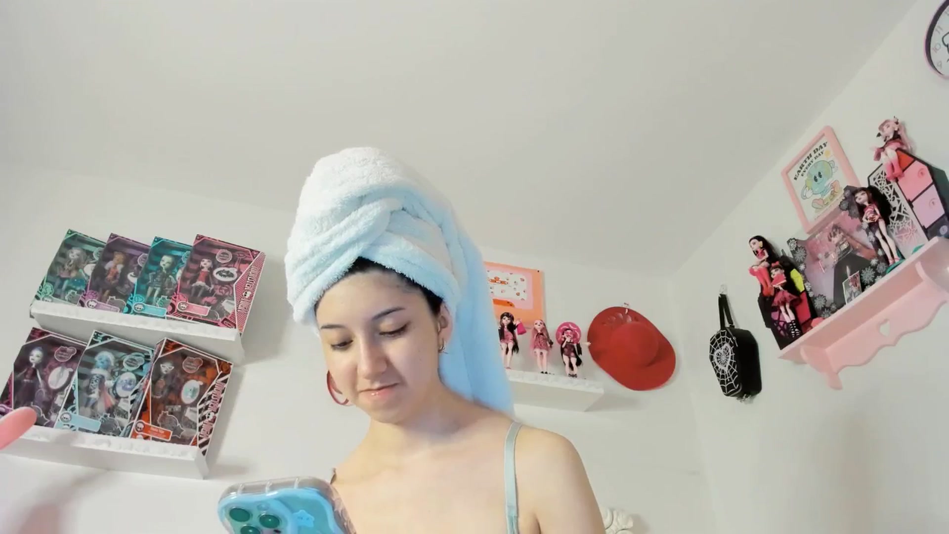 Gallery image thumbnail from Cherrycute666's myfreecams stream on, 07/20/2025, 07:25 image 15 of 20