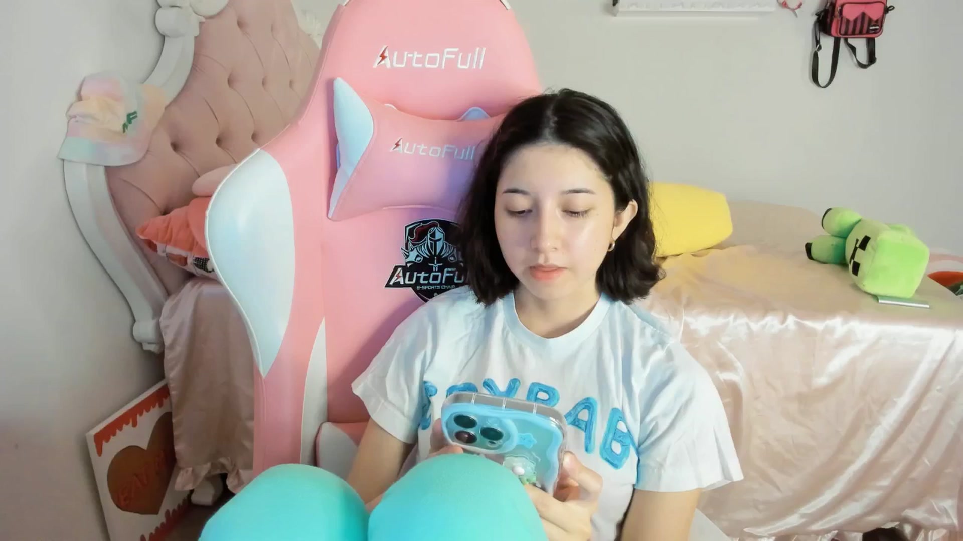 Gallery image thumbnail from Cherrycute666's myfreecams stream on, 07/20/2025, 08:52 image 7 of 20