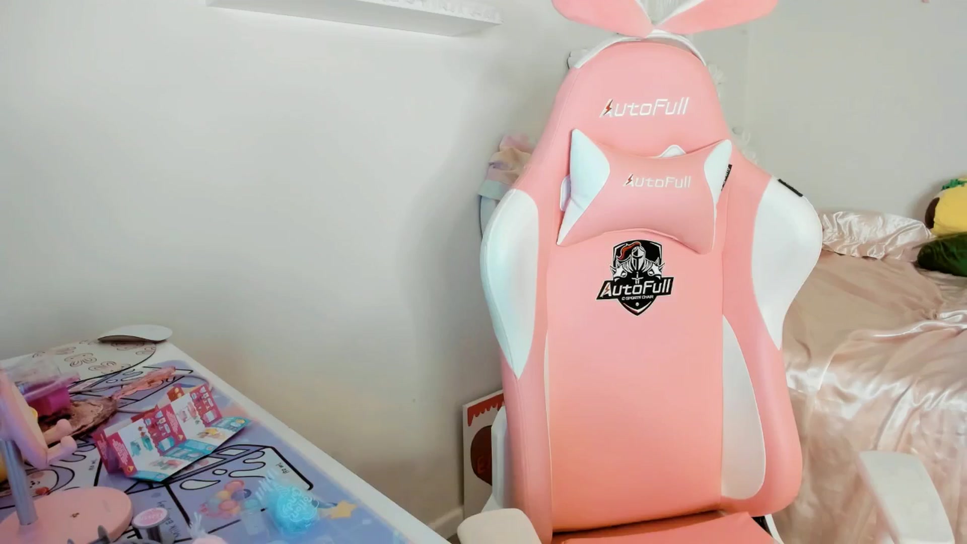 Gallery image thumbnail from Cherrycute666's myfreecams stream on, 07/21/2025, 05:54 image 14 of 20