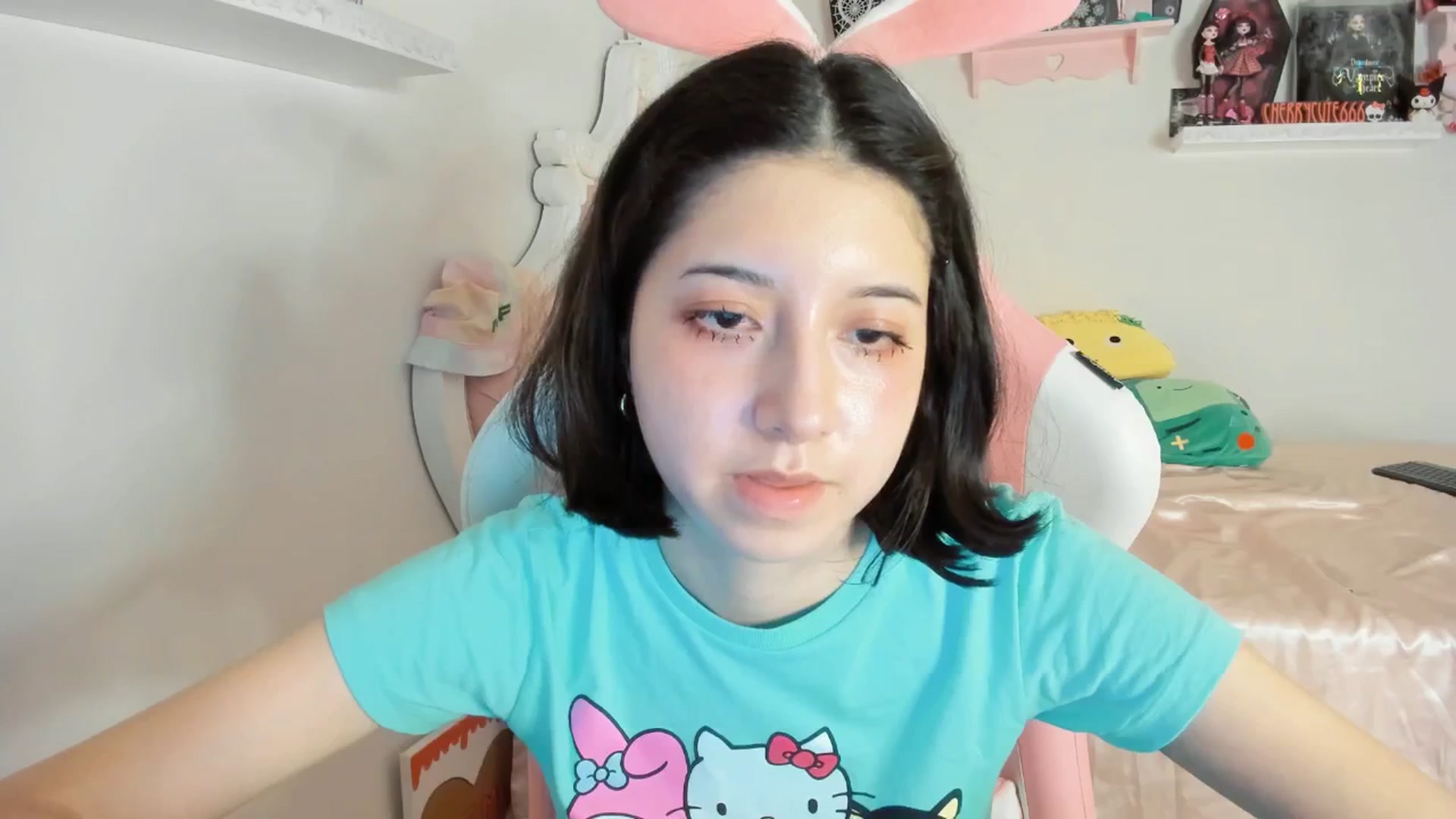 Gallery image thumbnail from Cherrycute666's myfreecams stream on, 07/21/2025, 05:54 image 17 of 20