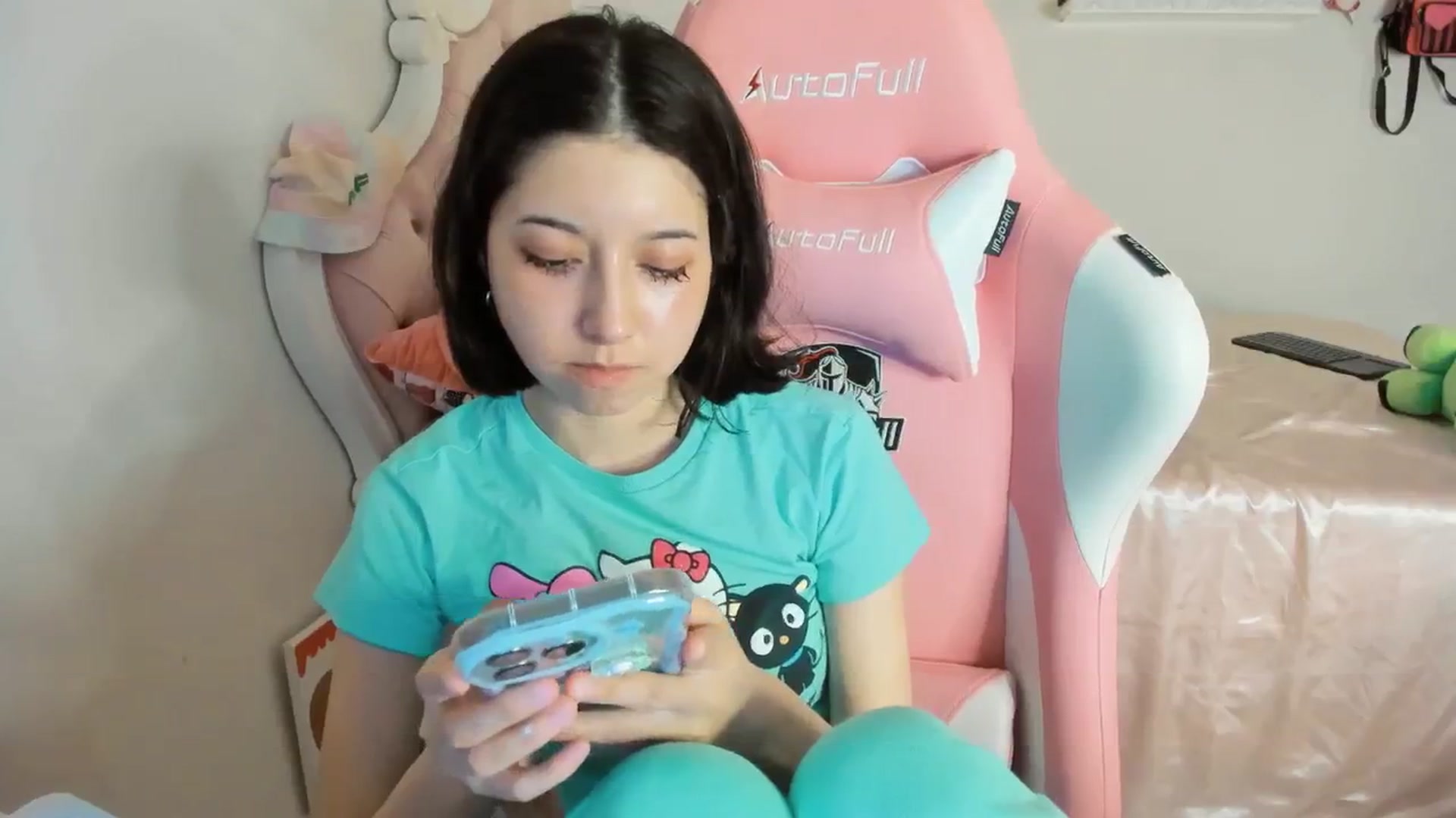 Gallery image thumbnail from Cherrycute666's myfreecams stream on, 07/21/2025, 05:54 image 11 of 20