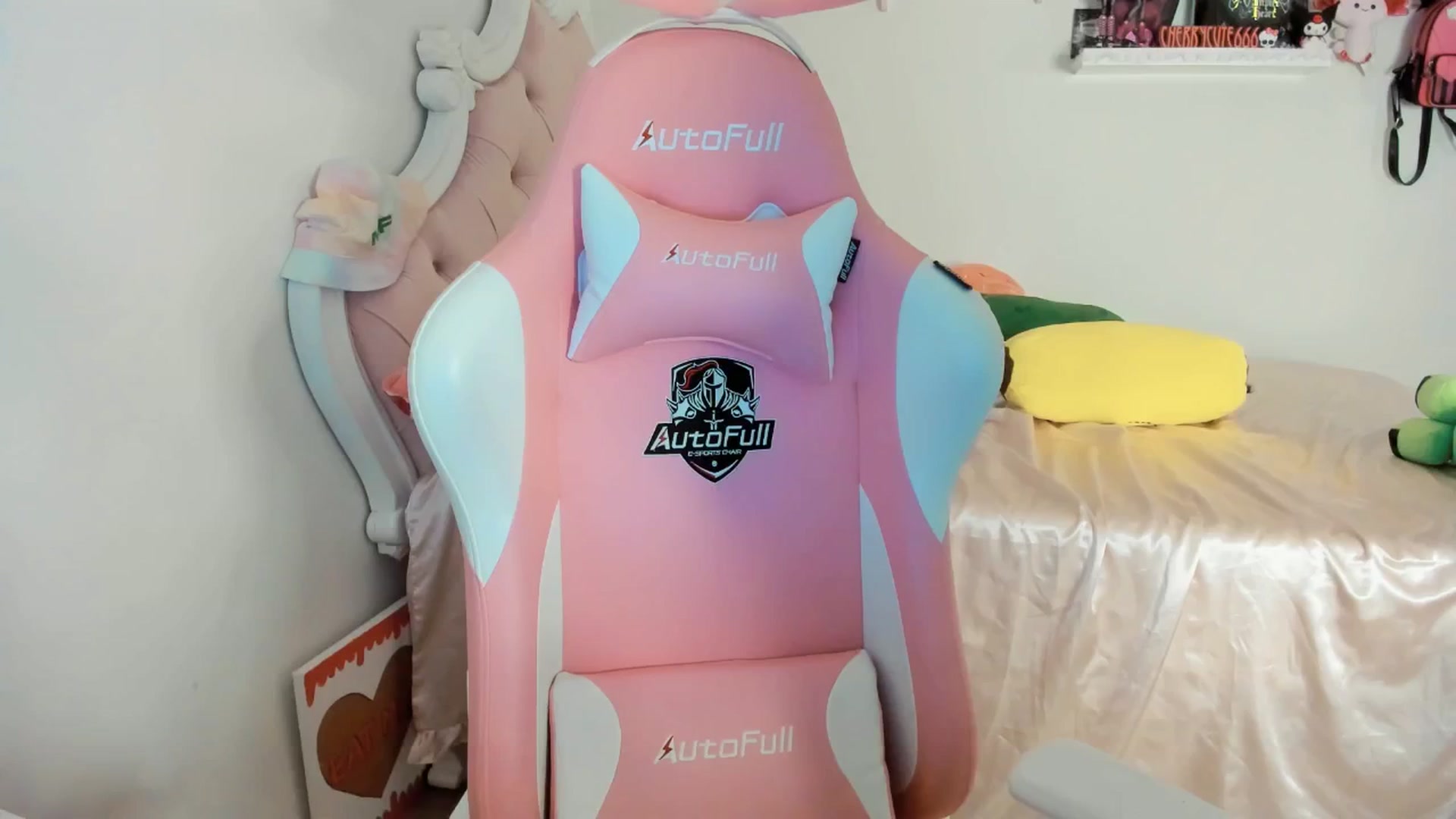 Gallery image thumbnail from Cherrycute666's myfreecams stream on, 07/21/2025, 05:54 image 4 of 20