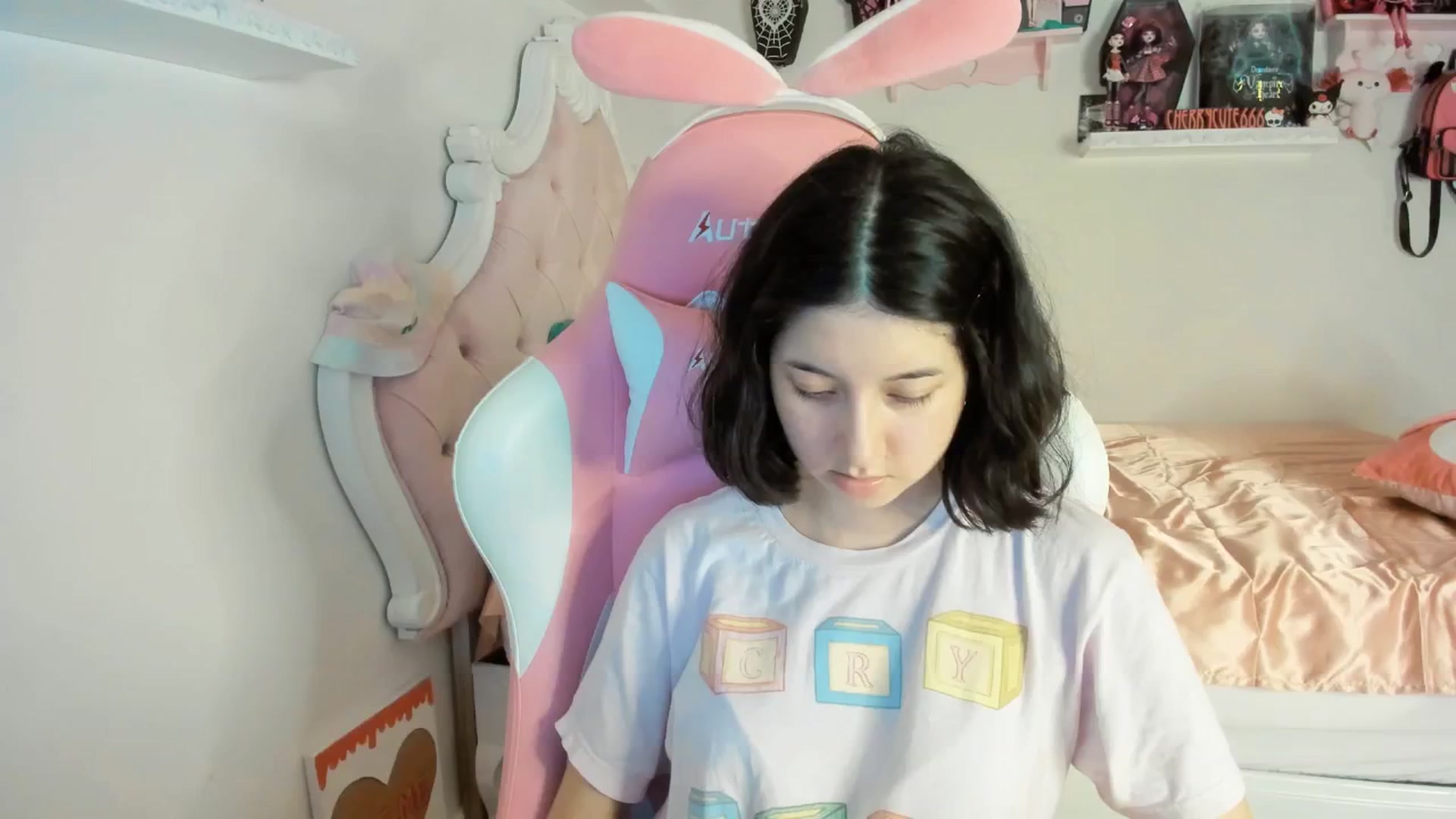 Gallery image thumbnail from Cherrycute666's myfreecams stream on, 07/24/2025, 04:02 image 7 of 20