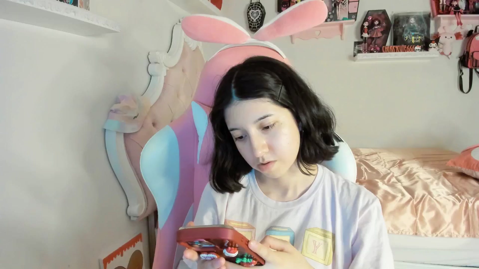 Gallery image thumbnail from Cherrycute666's myfreecams stream on, 07/24/2025, 04:02 image 14 of 20