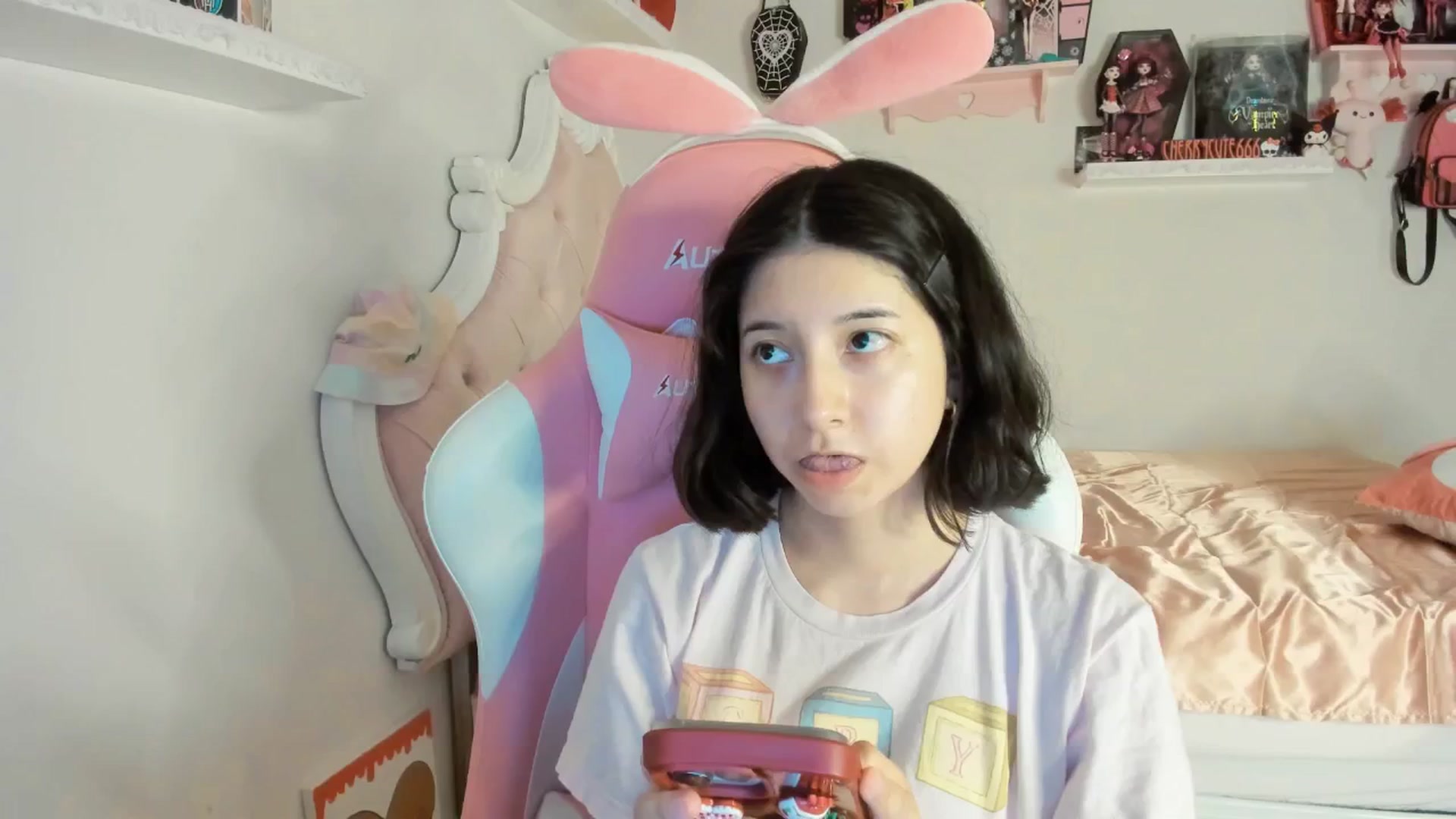 Gallery image thumbnail from Cherrycute666's myfreecams stream on, 07/24/2025, 04:02 image 13 of 20