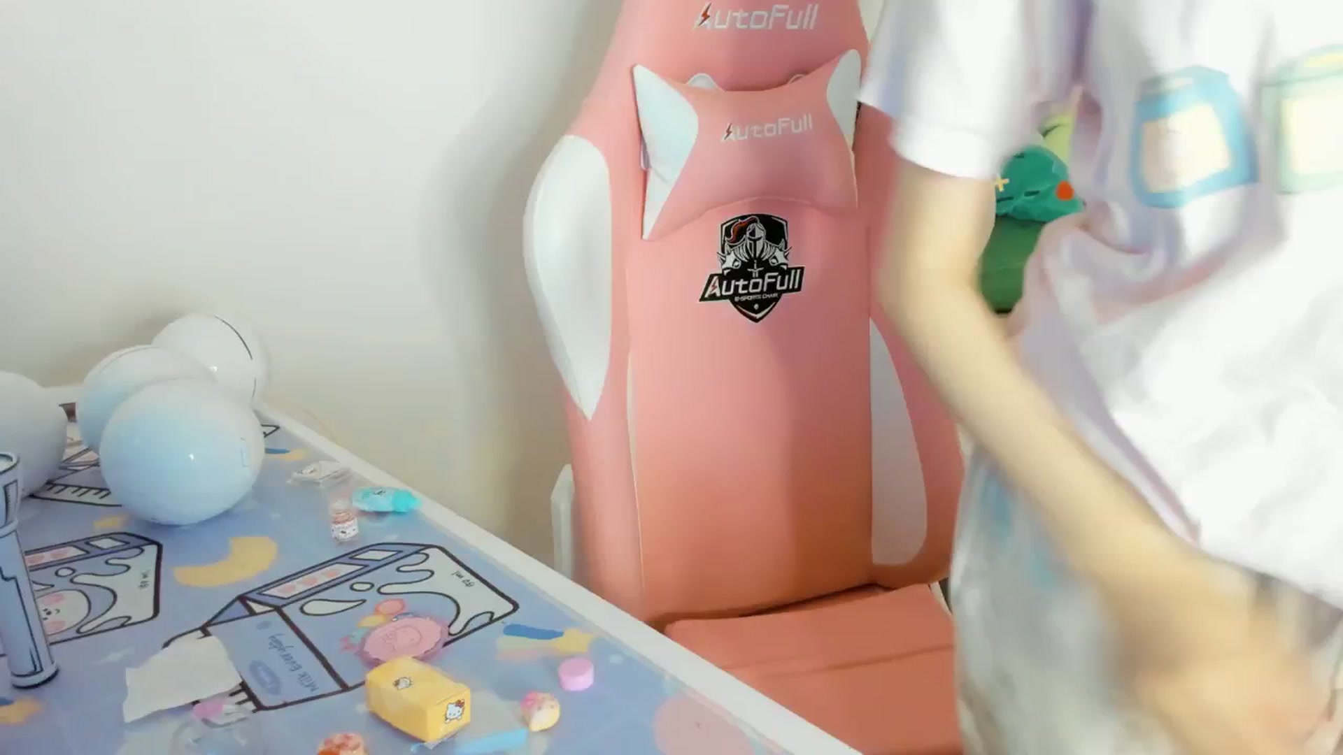 Gallery image thumbnail from Cherrycute666's myfreecams stream on, 07/24/2025, 05:07 image 13 of 20