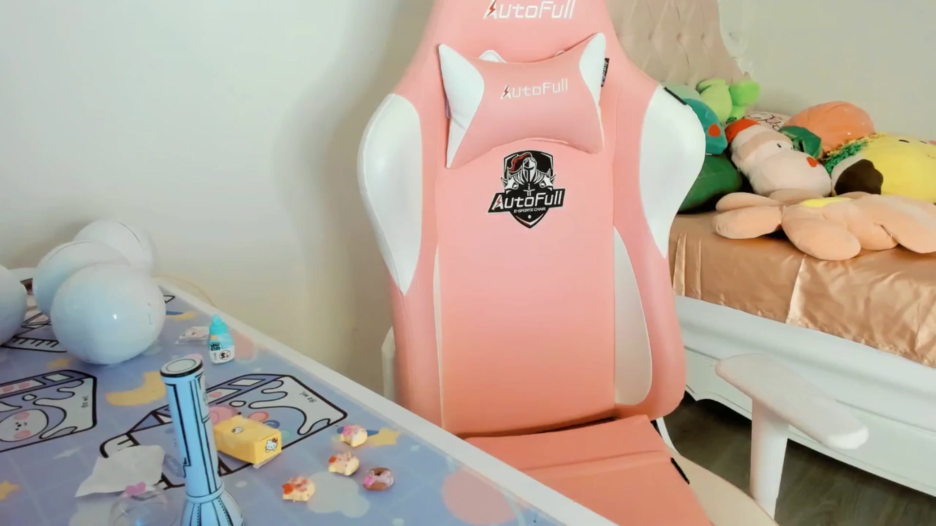 Gallery image thumbnail from Cherrycute666's myfreecams stream on, 07/24/2025, 05:07 image 14 of 20