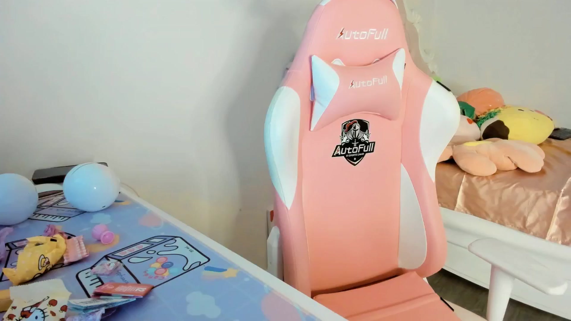 Gallery image thumbnail from Cherrycute666's myfreecams stream on, 07/24/2025, 05:07 image 1 of 20