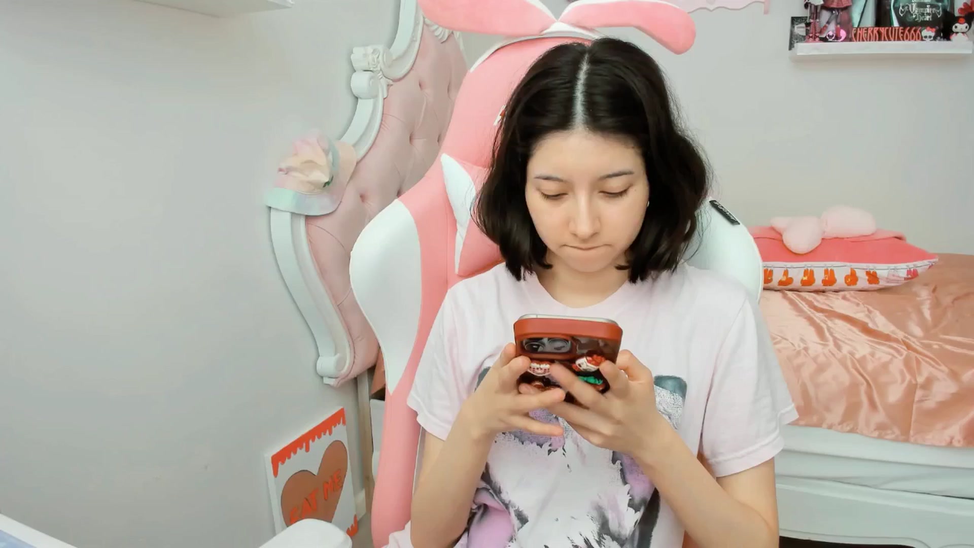 Gallery image thumbnail from Cherrycute666's myfreecams stream on, 07/24/2025, 22:20 image 19 of 20