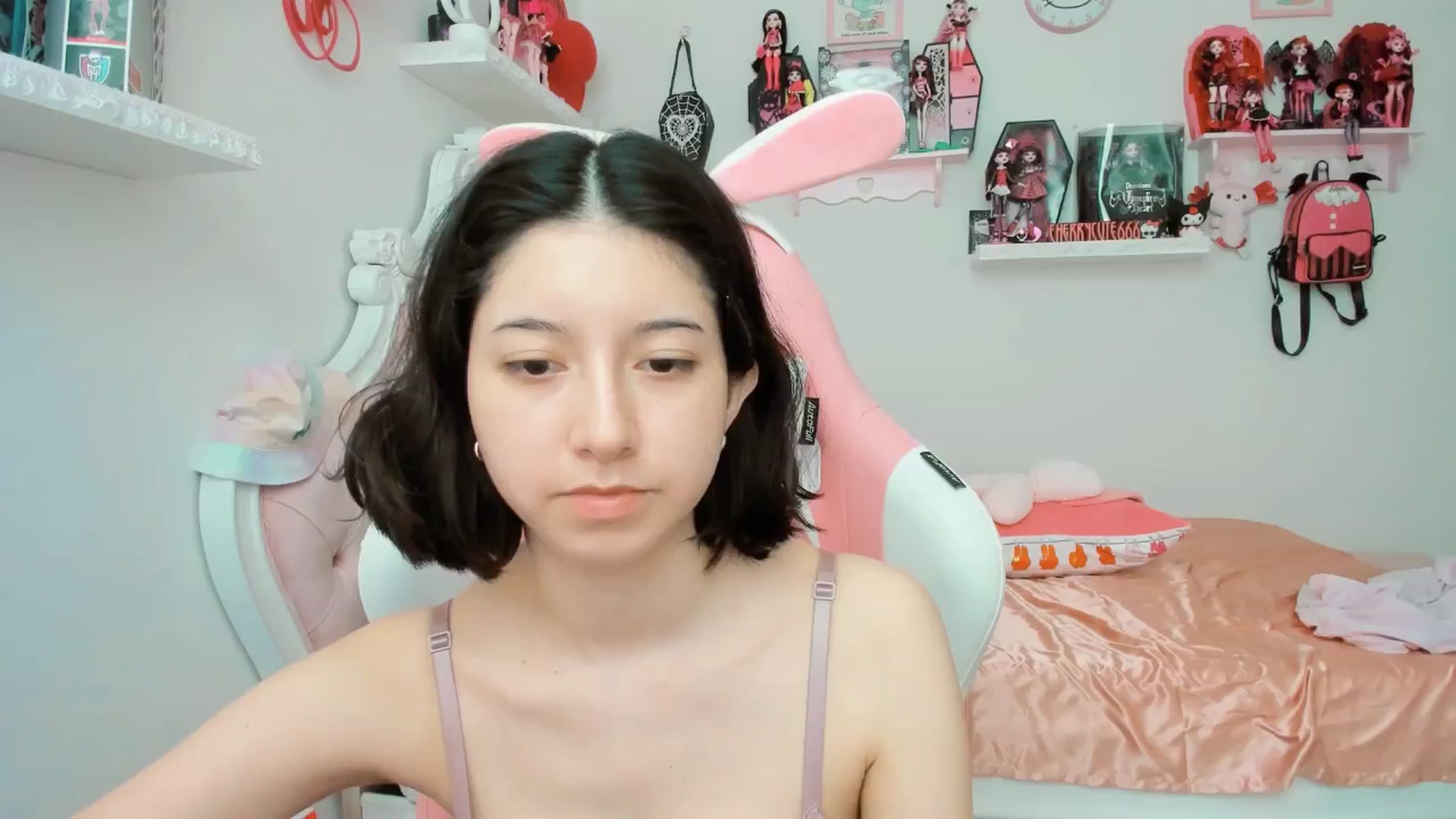 Gallery image thumbnail from Cherrycute666's myfreecams stream on, 07/24/2025, 22:20 image 1 of 20