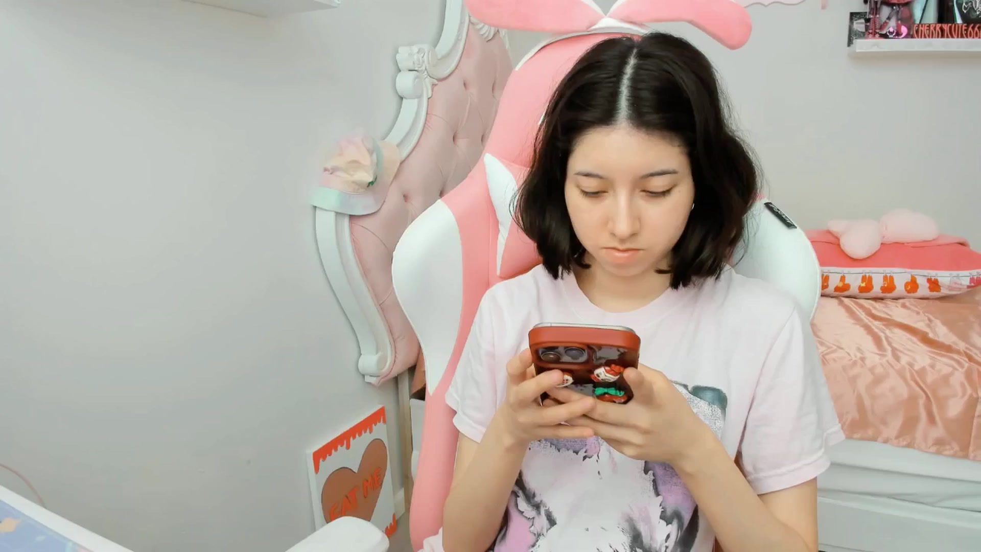 Gallery image thumbnail from Cherrycute666's myfreecams stream on, 07/24/2025, 22:20 image 20 of 20