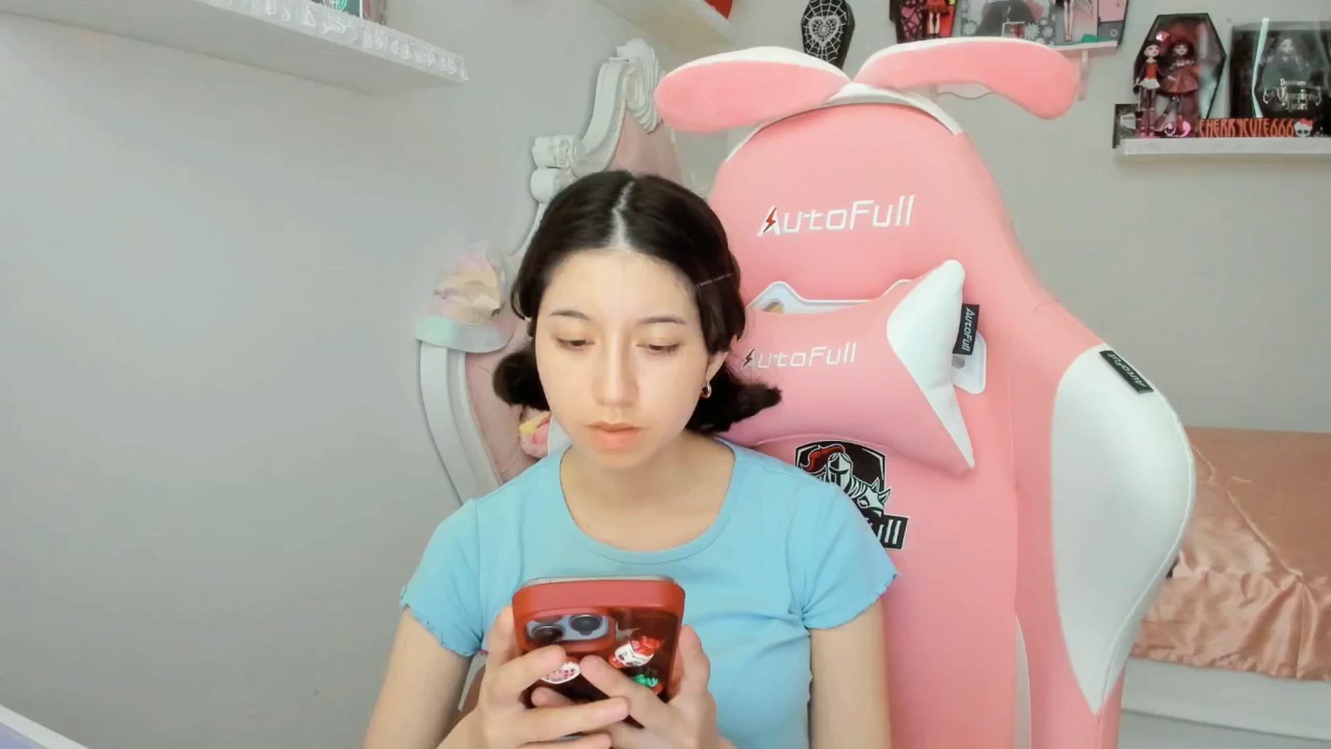 Gallery image thumbnail from Cherrycute666's myfreecams stream on, 07/26/2025, 24:01 image 18 of 20
