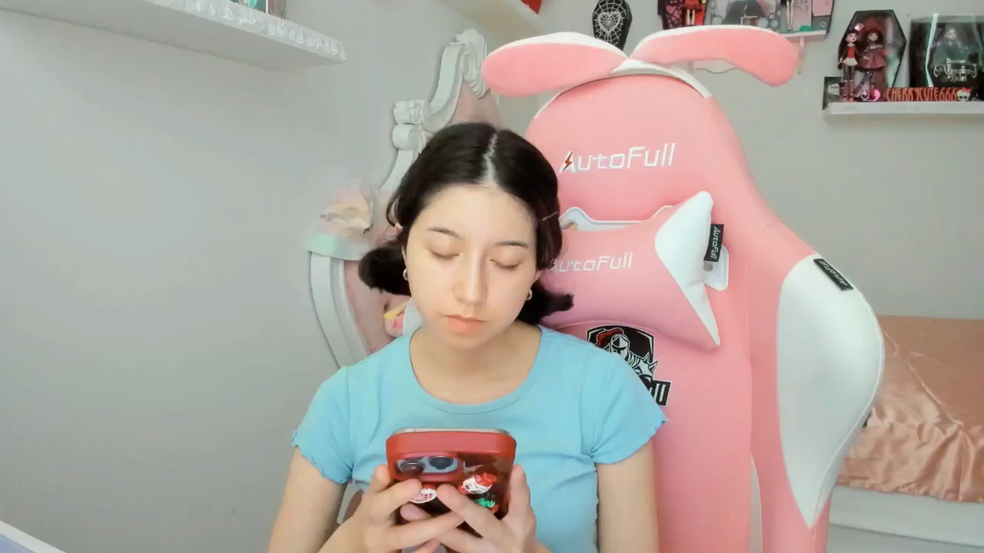 Gallery image thumbnail from Cherrycute666's myfreecams stream on, 07/26/2025, 24:01 image 17 of 20