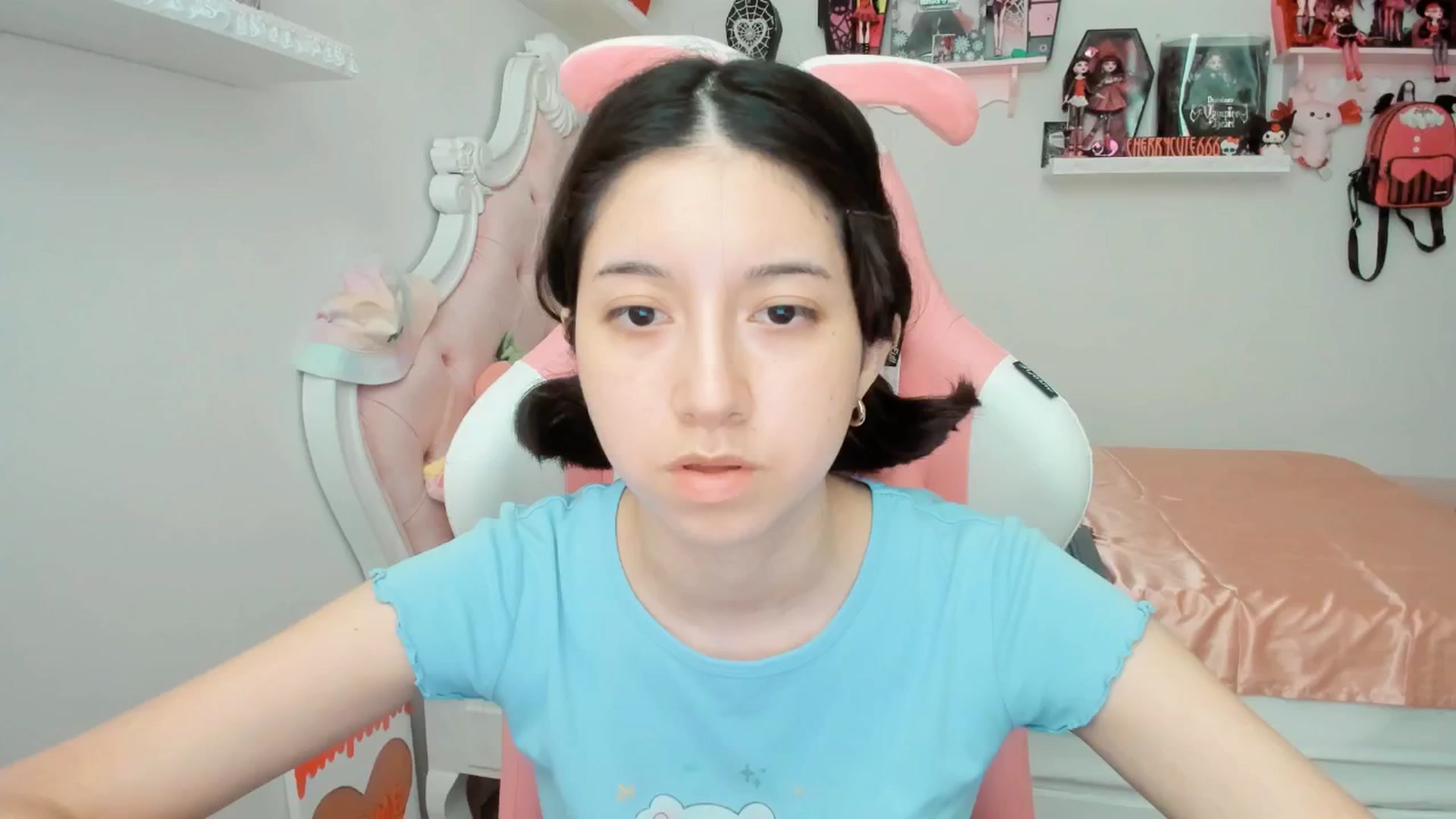 Gallery image thumbnail from Cherrycute666's myfreecams stream on, 07/26/2025, 24:01 image 1 of 20