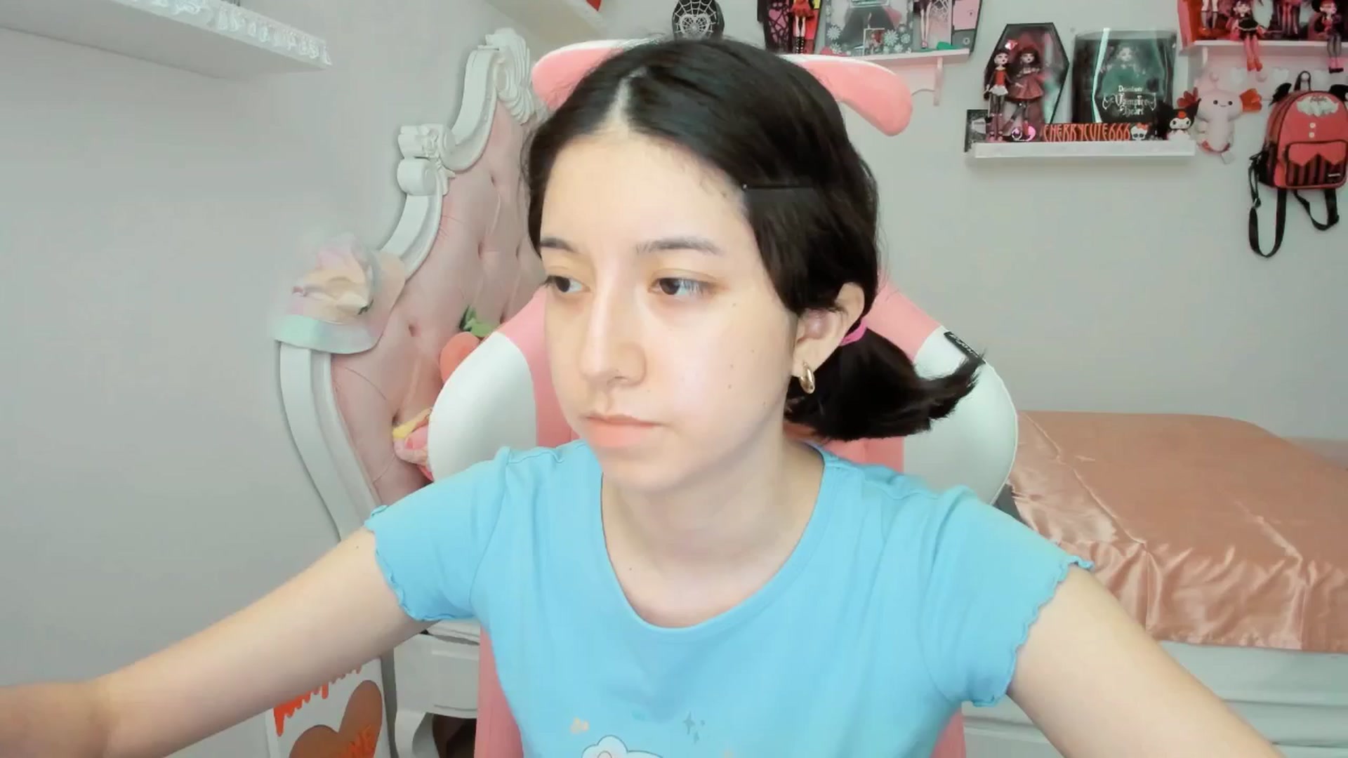 Gallery image thumbnail from Cherrycute666's myfreecams stream on, 07/26/2025, 24:01 image 8 of 20