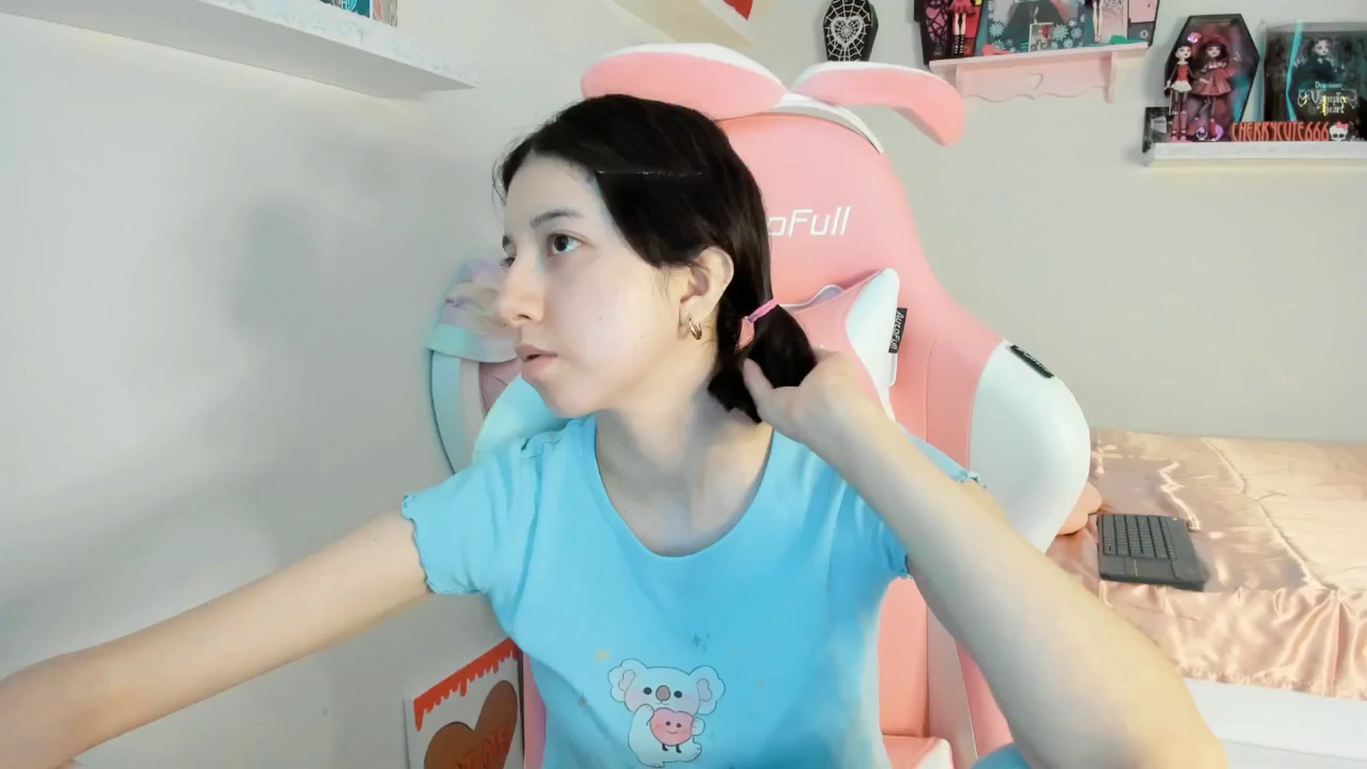 Gallery image thumbnail from Cherrycute666's myfreecams stream on, 07/26/2025, 01:39 image 1 of 20