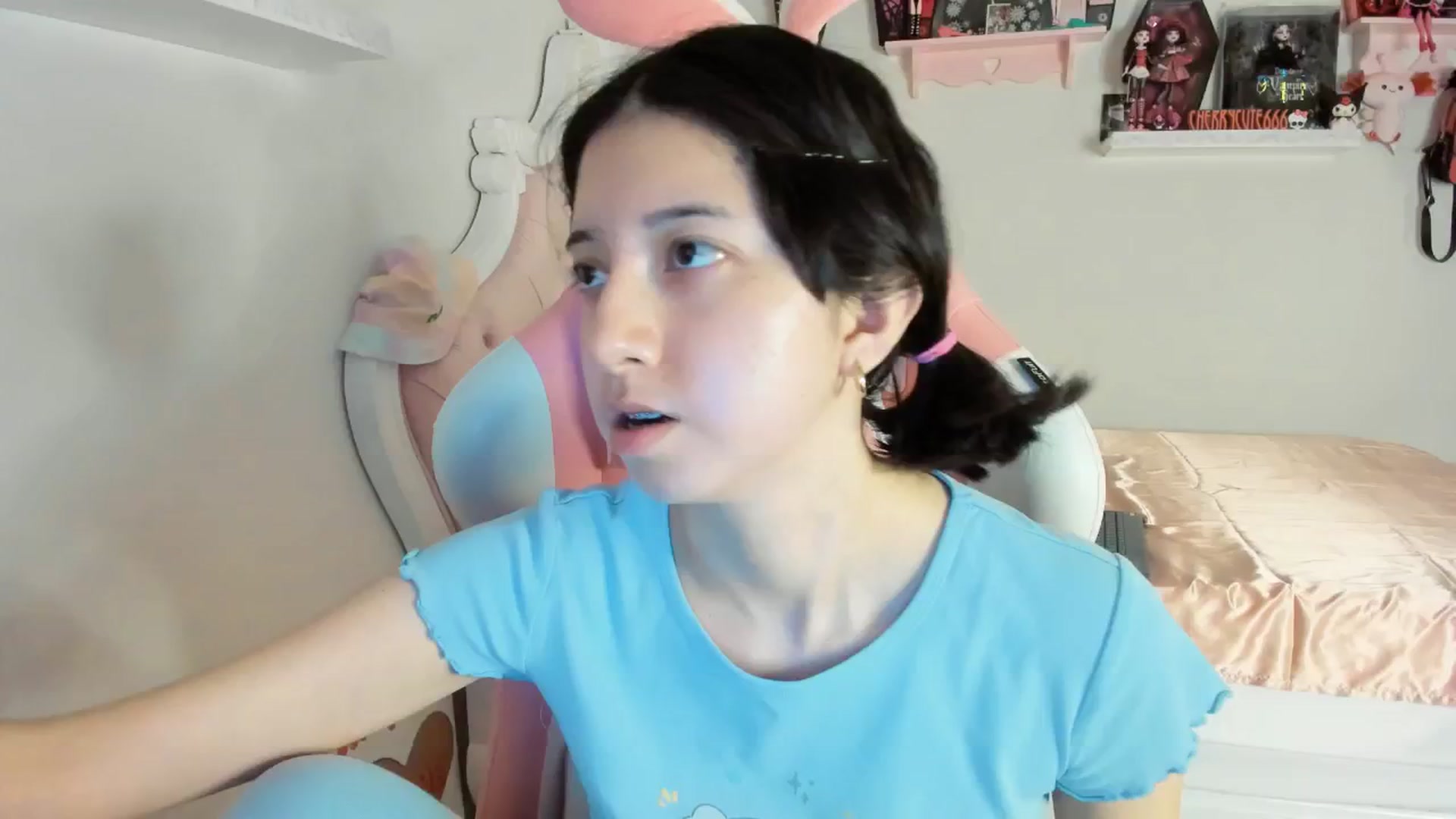 Gallery image thumbnail from Cherrycute666's myfreecams stream on, 07/26/2025, 01:39 image 15 of 20