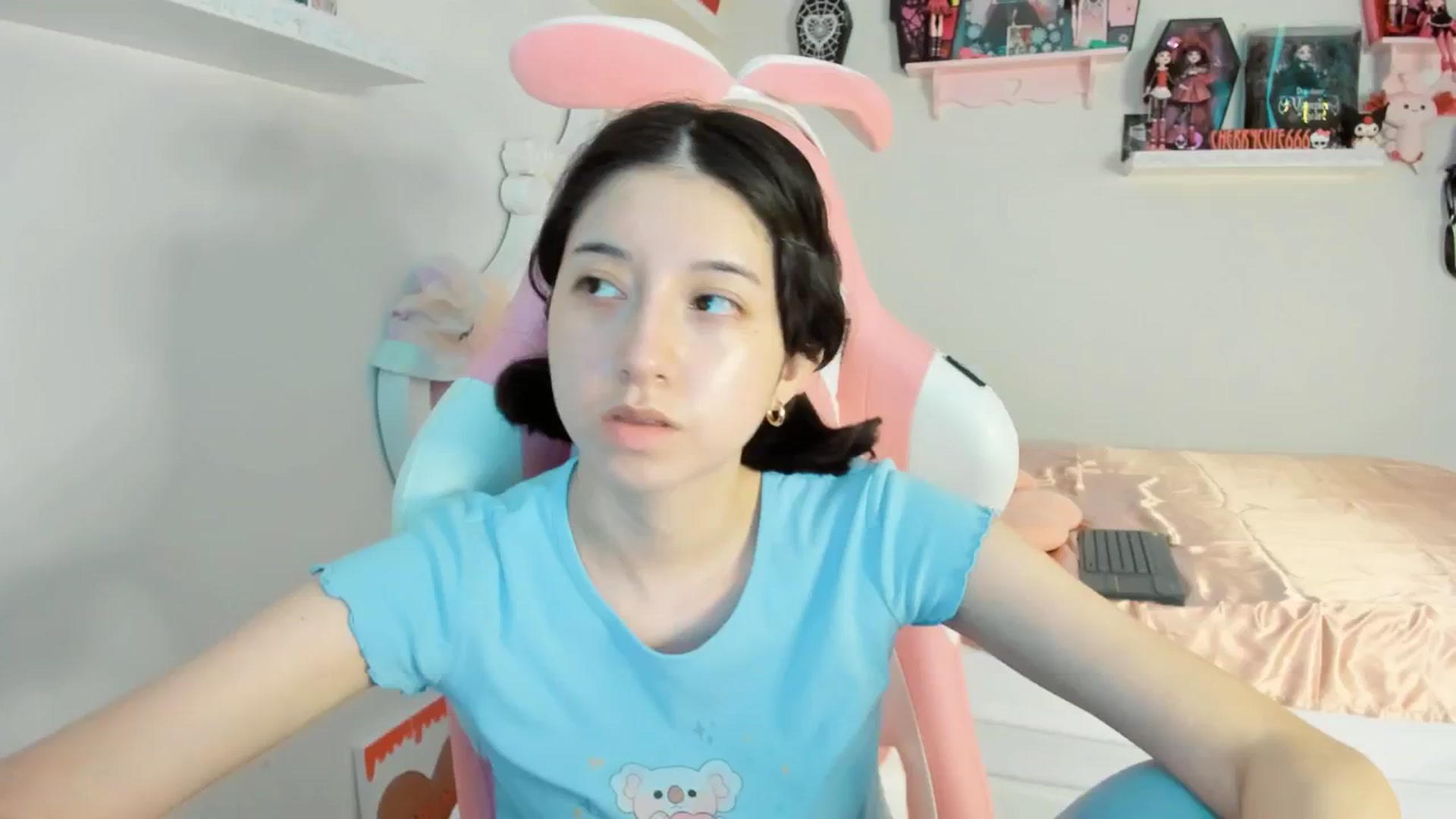 Gallery image thumbnail from Cherrycute666's myfreecams stream on, 07/26/2025, 01:39 image 2 of 20
