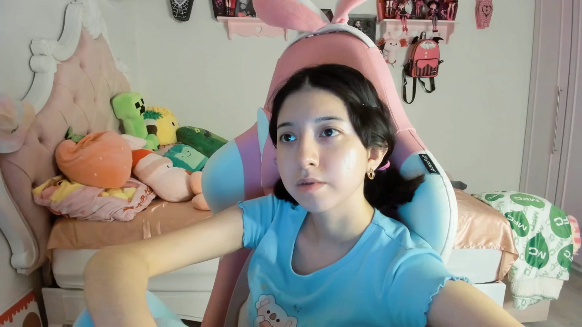 Gallery image thumbnail from Cherrycute666's myfreecams stream on, 07/26/2025, 01:39 image 18 of 20