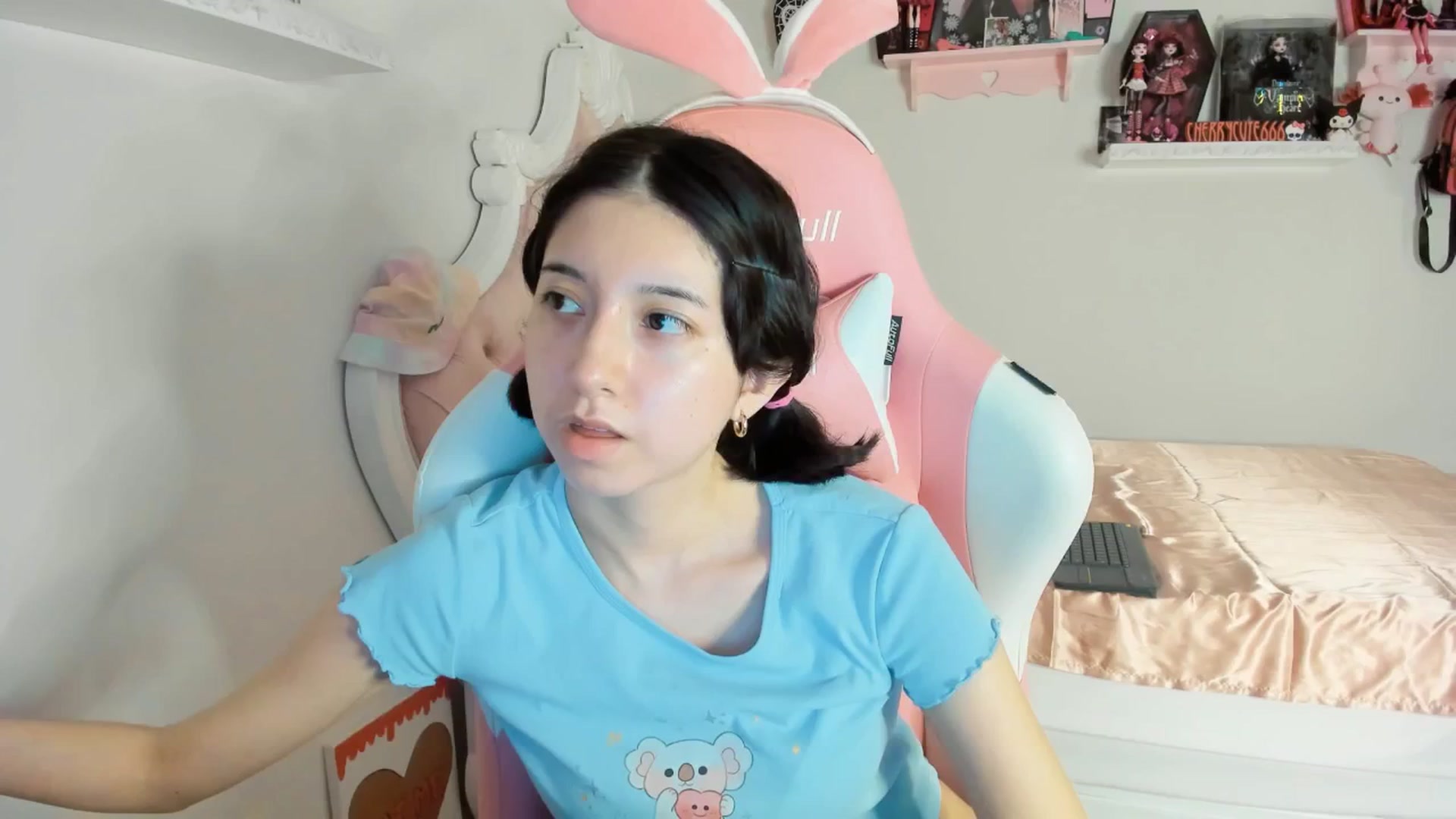 Gallery image thumbnail from Cherrycute666's myfreecams stream on, 07/26/2025, 01:39 image 14 of 20